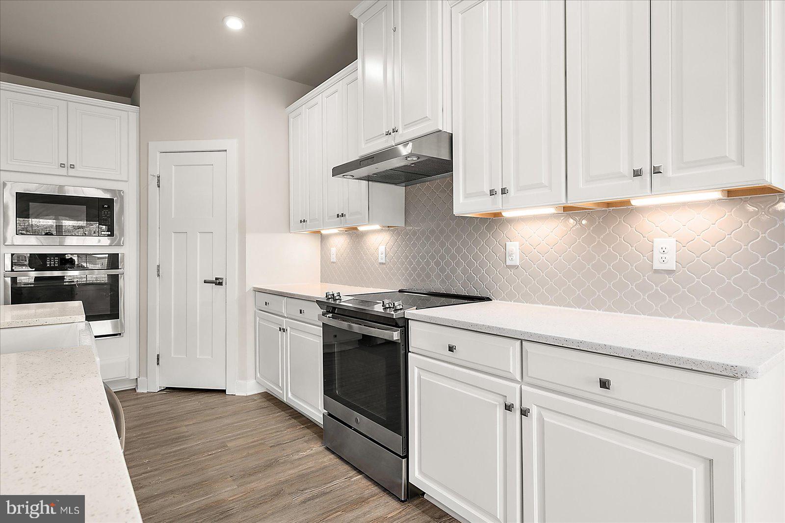 ATLANTIC LAKES - Residential