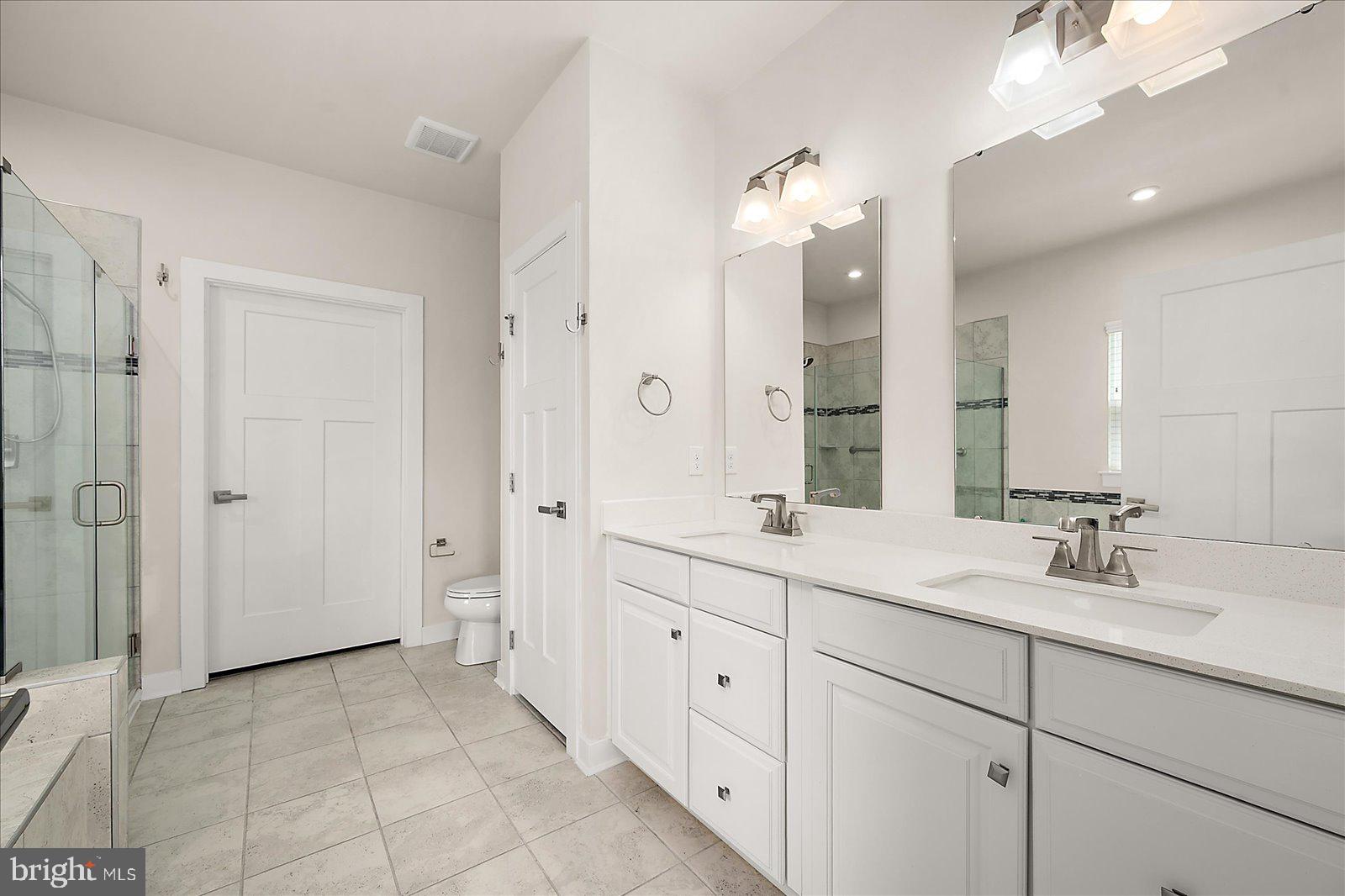 ATLANTIC LAKES - Residential