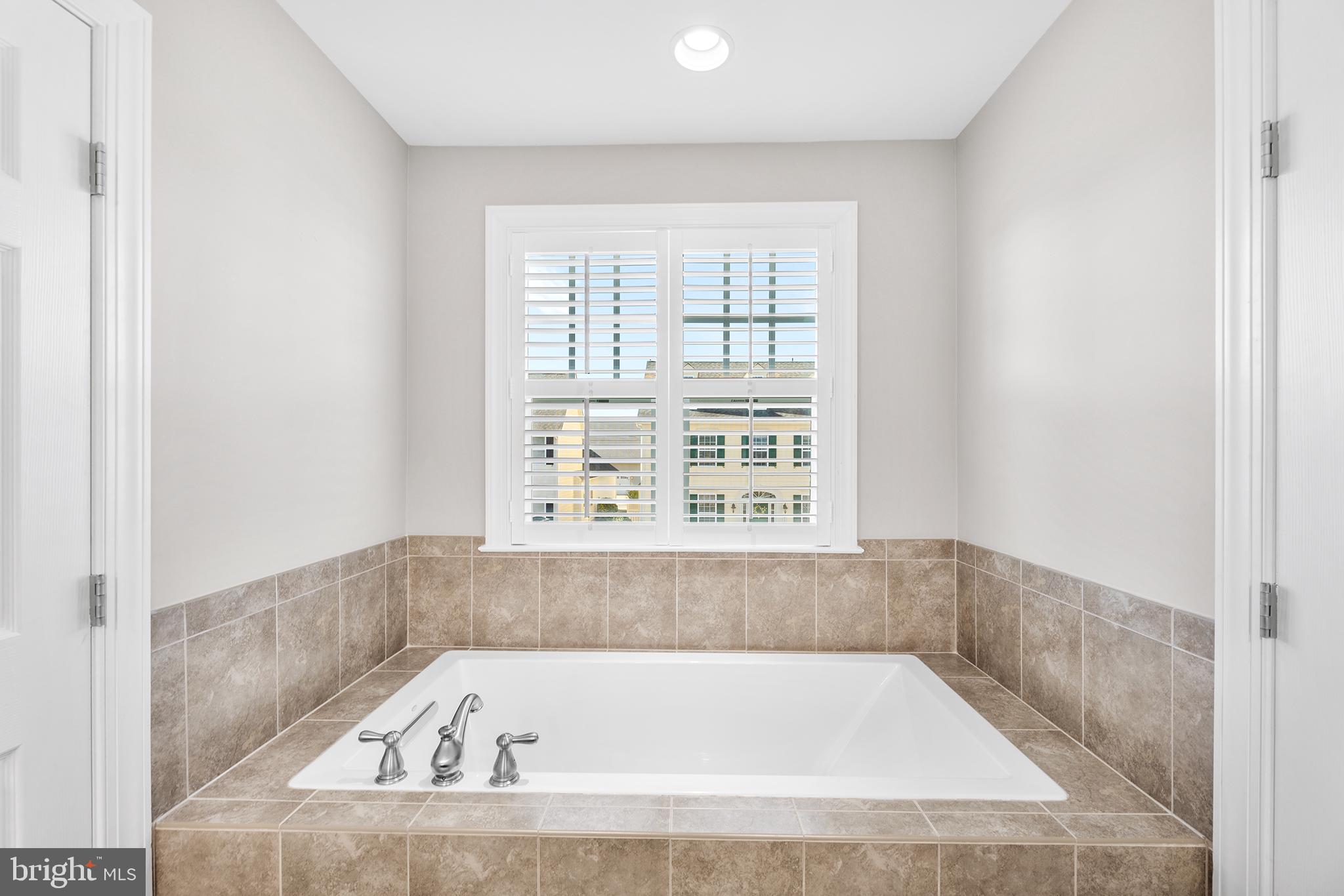 GIBSONS GRANT - Residential