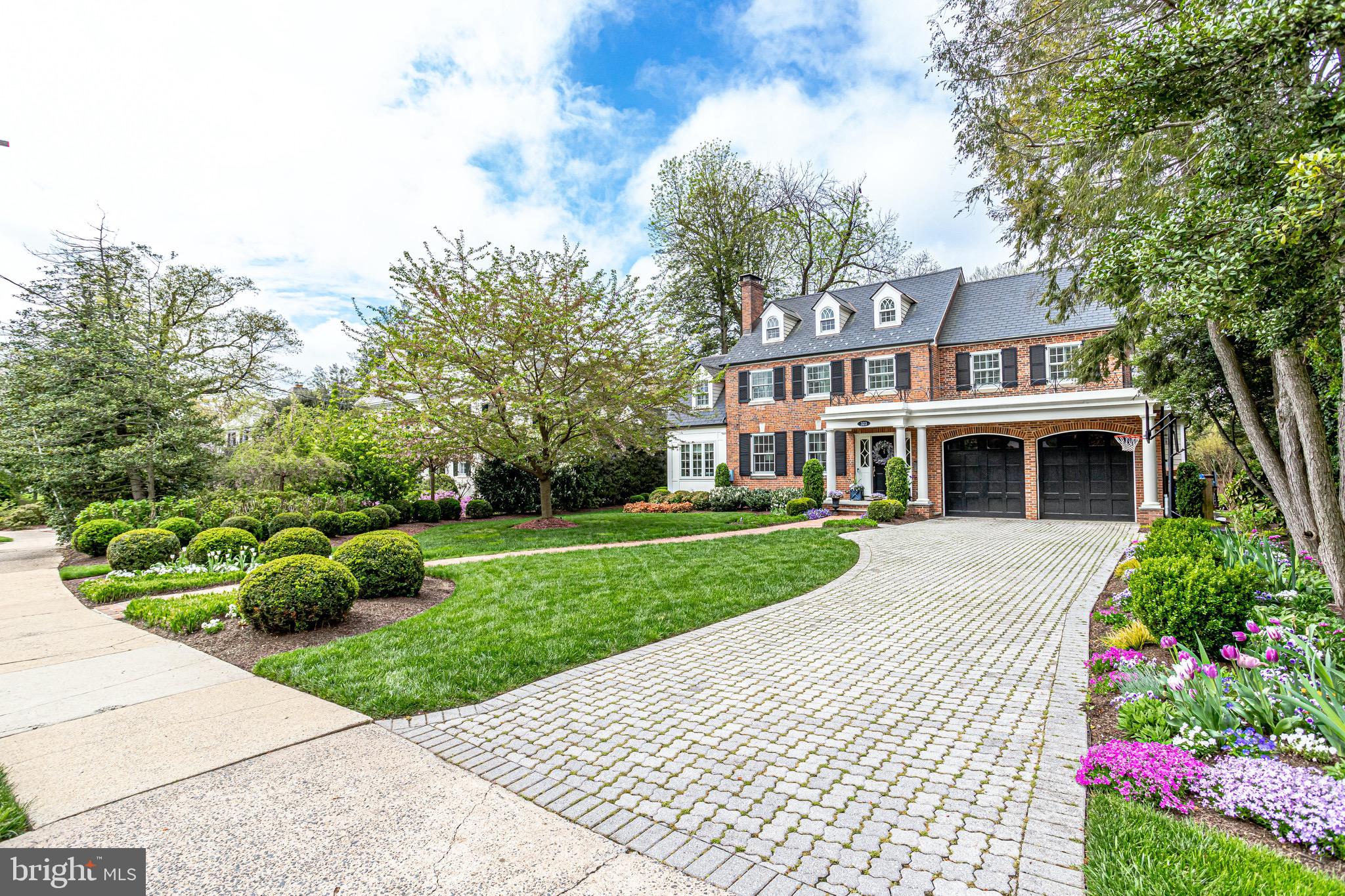 COLONIAL PARK - Residential