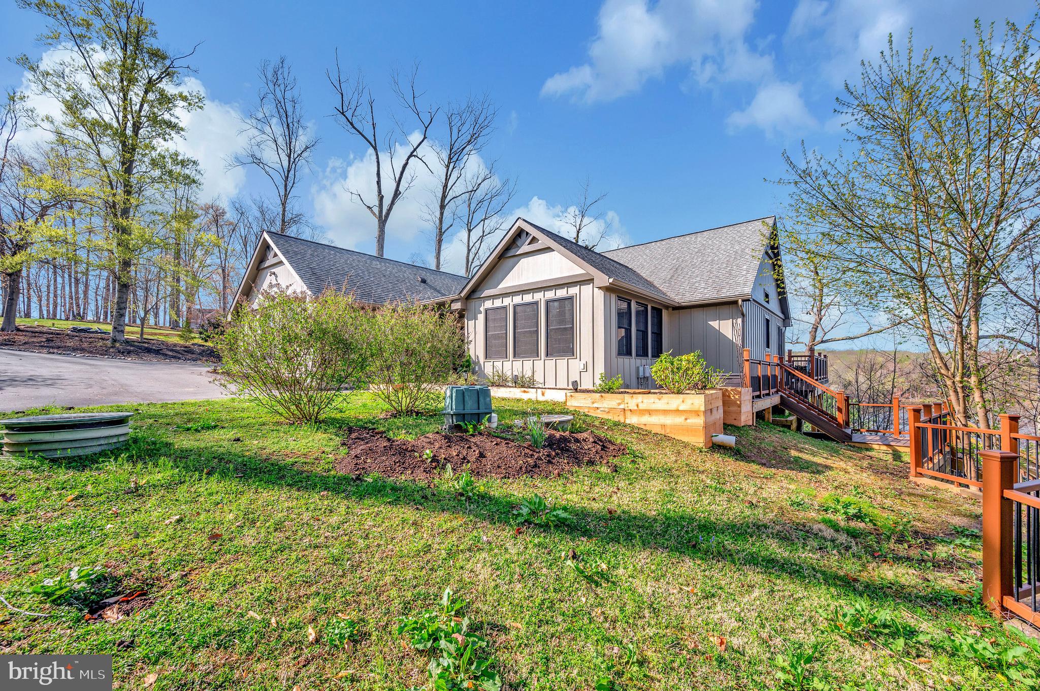 LAKE JACKSON SHORES - Residential