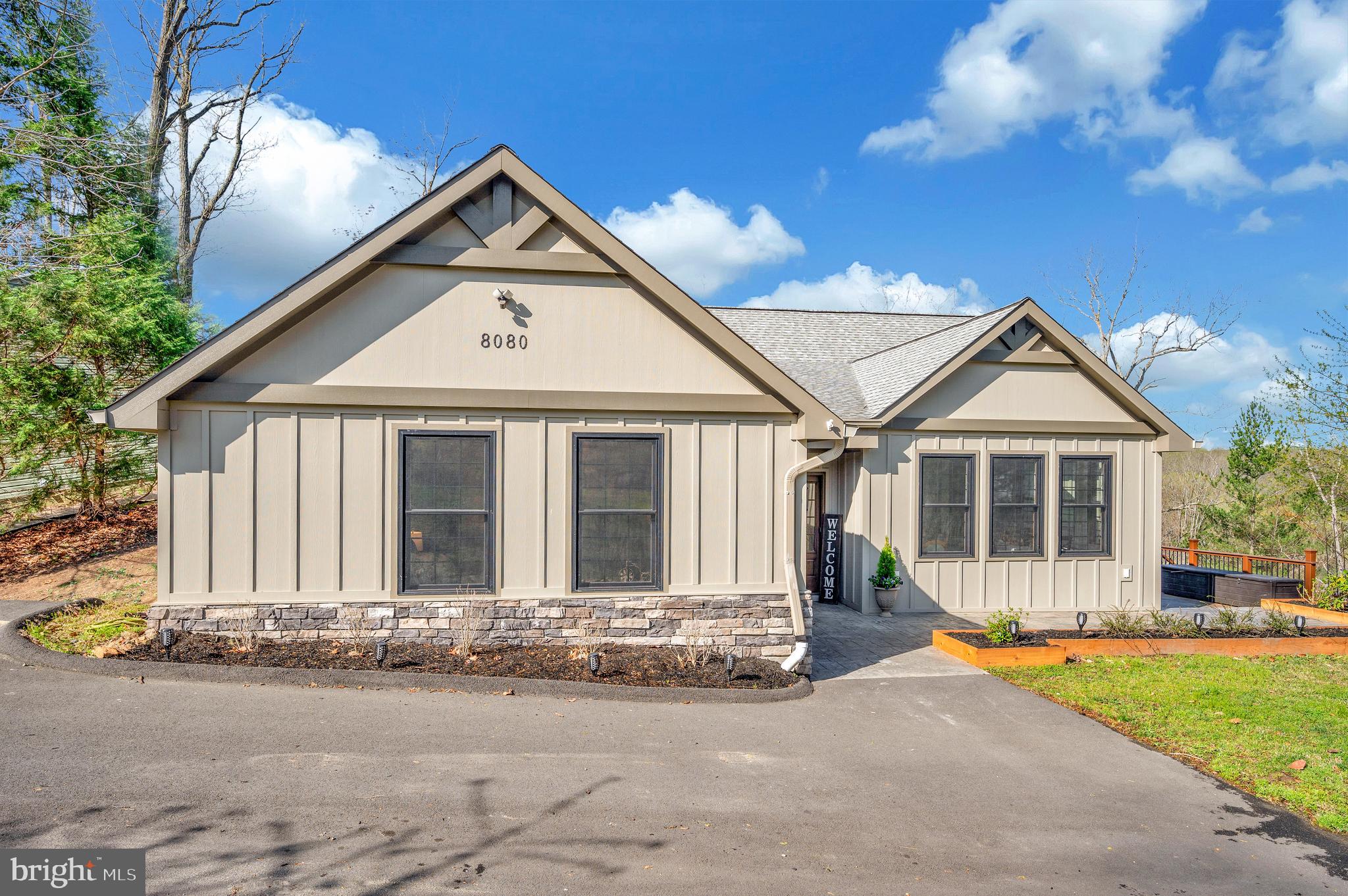 LAKE JACKSON SHORES - Residential