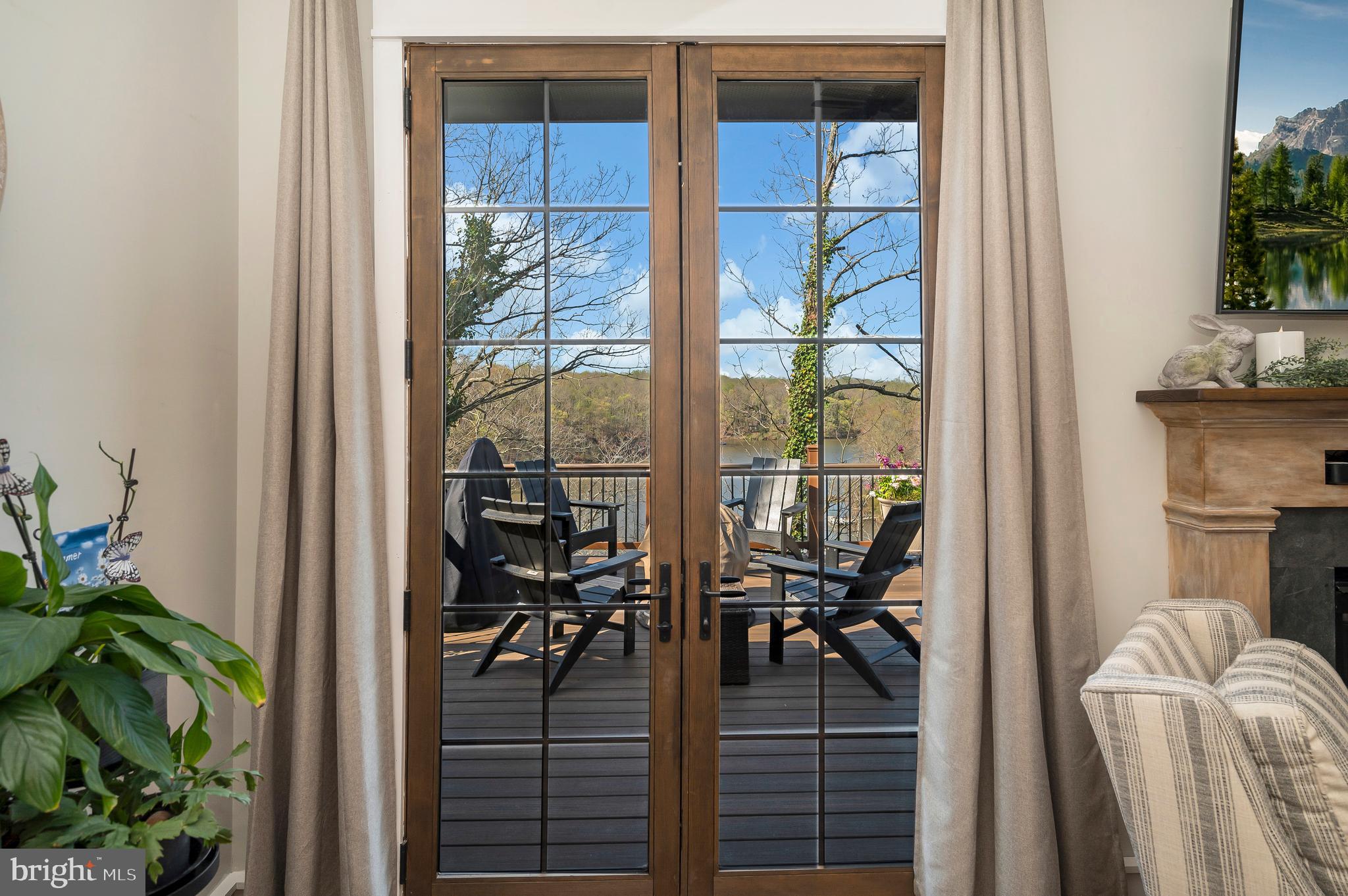 LAKE JACKSON SHORES - Residential