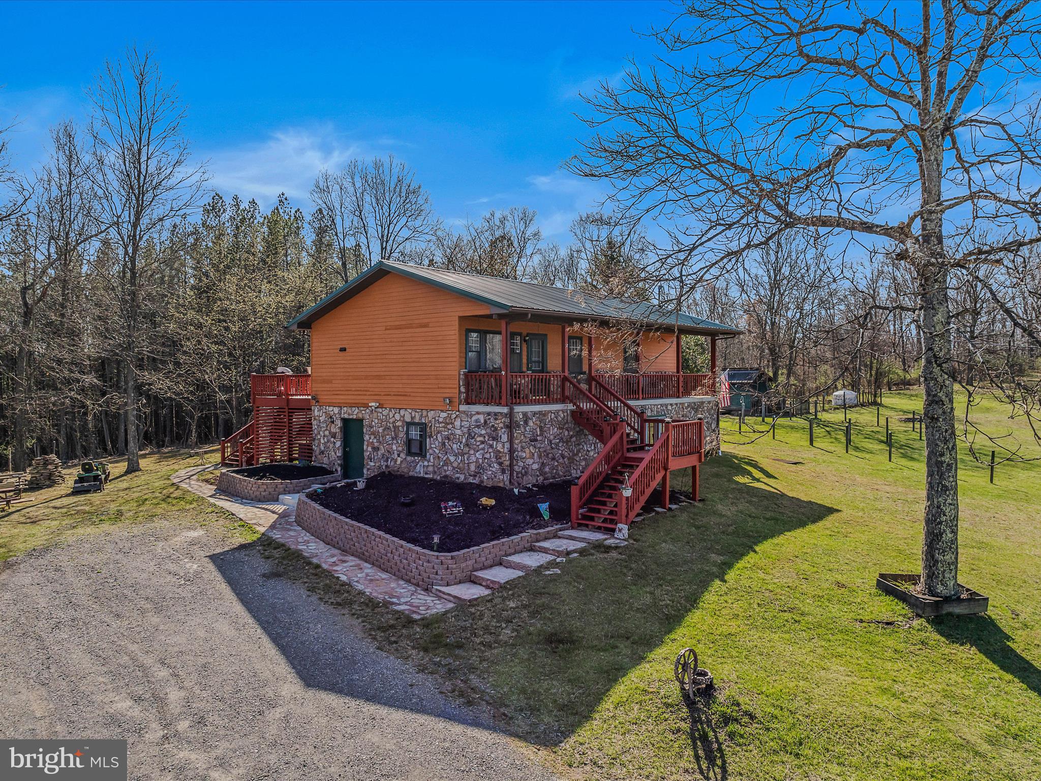 HEAVENLY ACRES - Residential