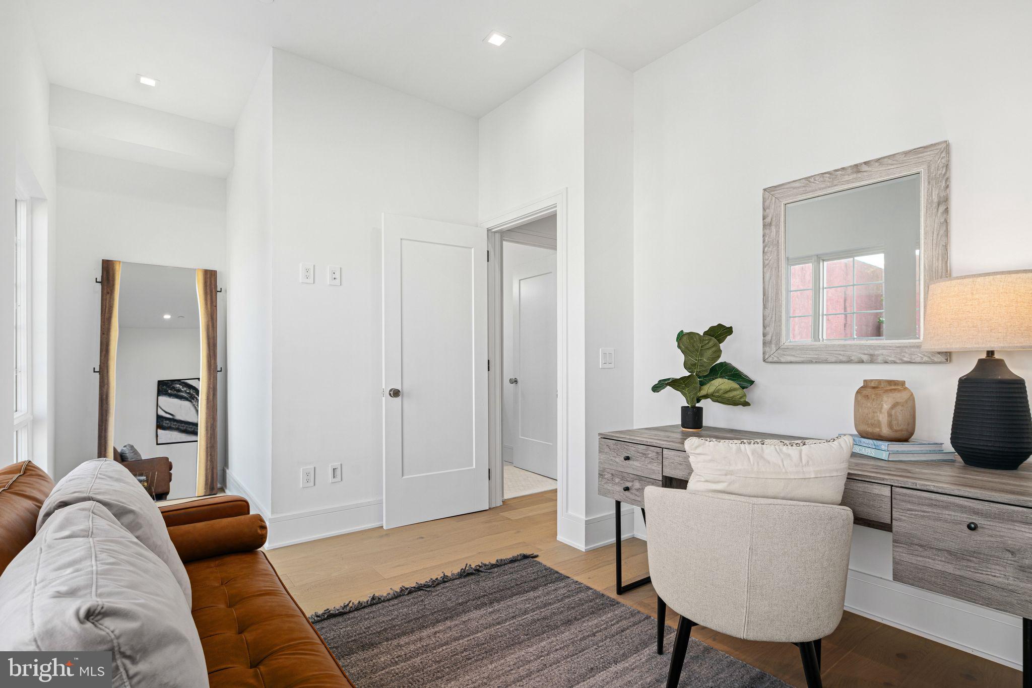 WASHINGTON SQ WEST - Residential