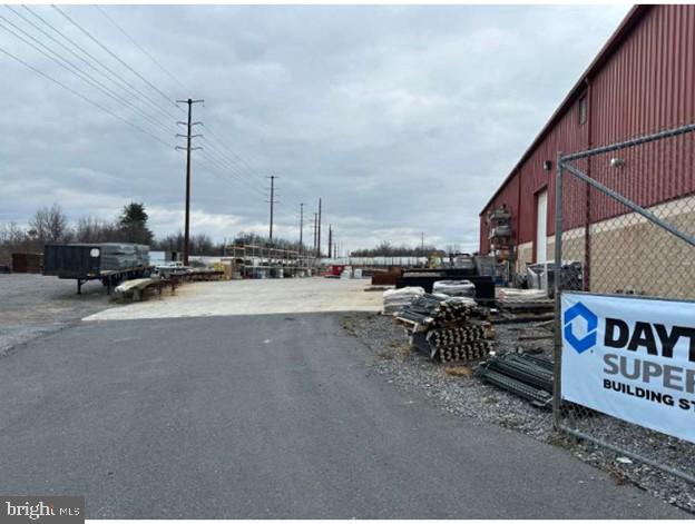MECHANICSBURG - Commercial Sale