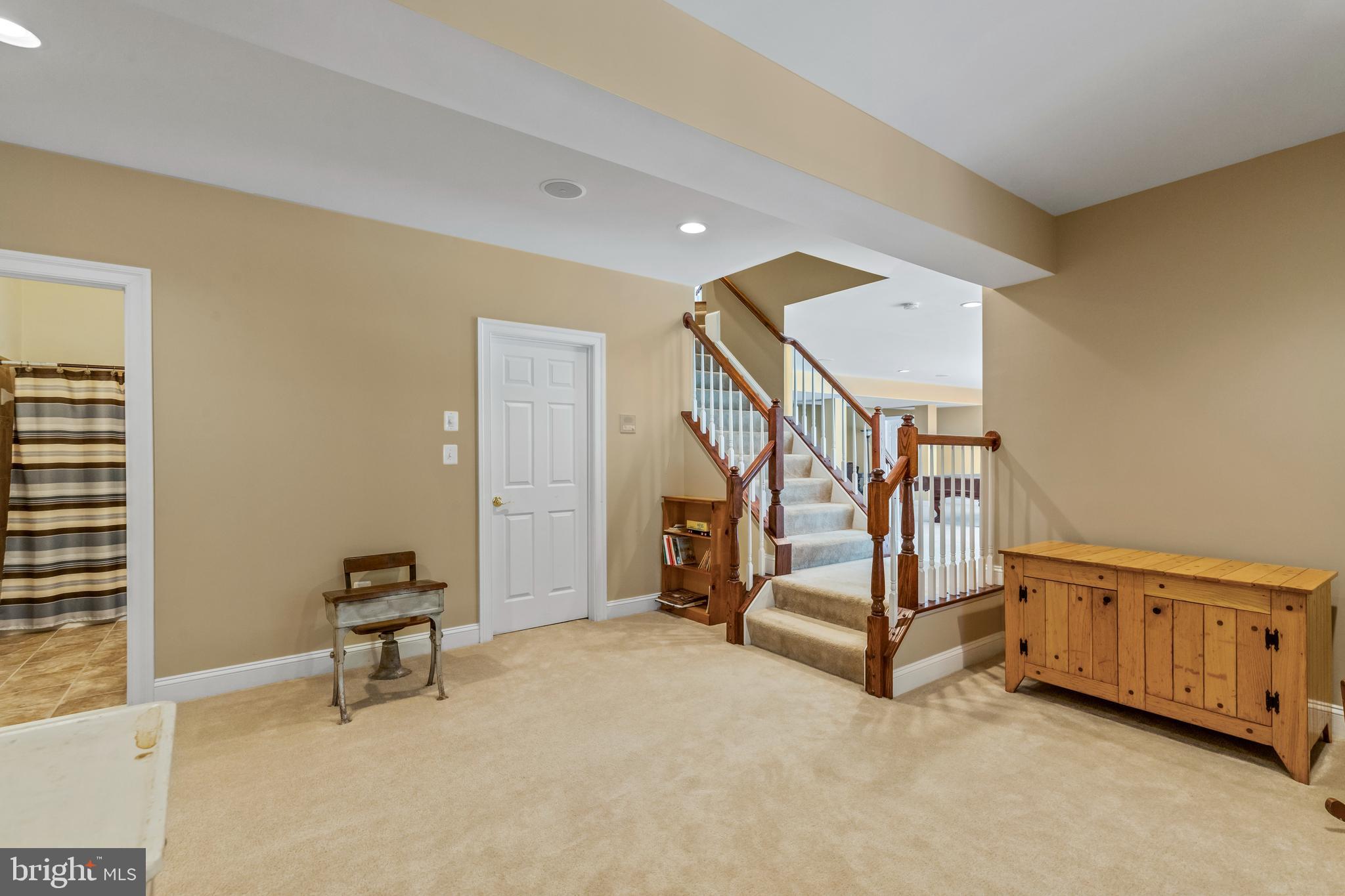 CEDAR CREST - Residential