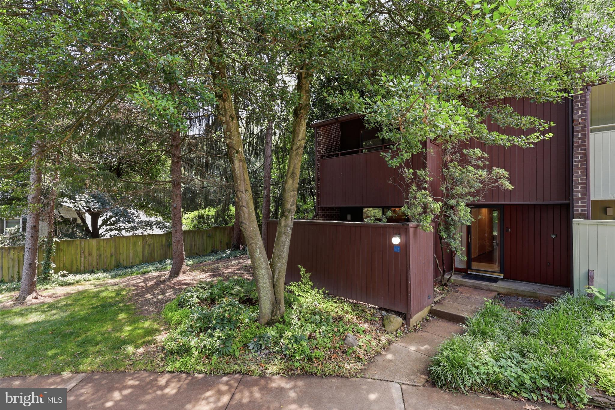 RESTON - Residential
