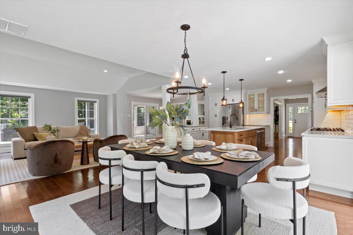 RADNOR HUNT - Residential