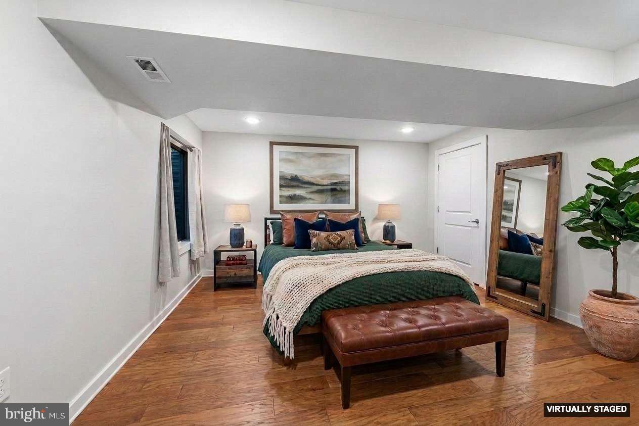 LUDLOW - Residential