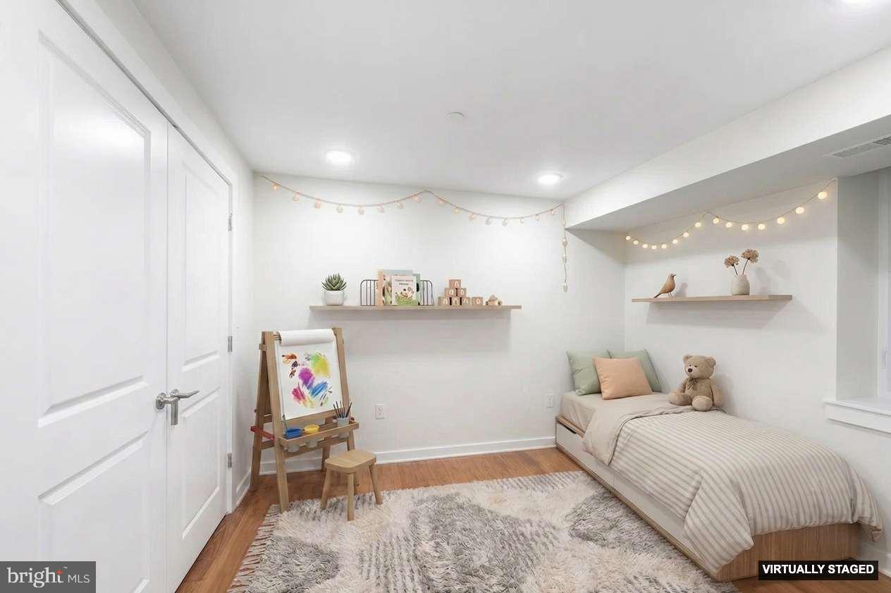 LUDLOW - Residential