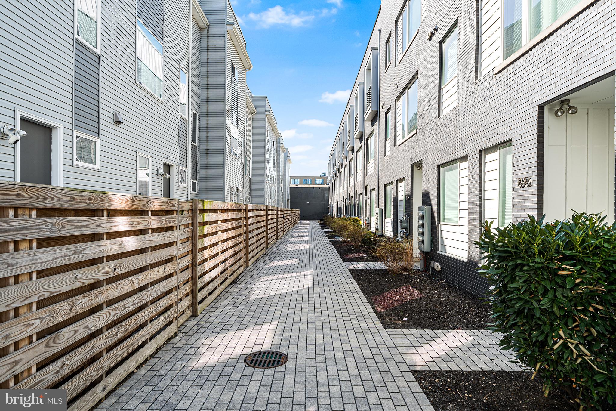 LUDLOW - Residential