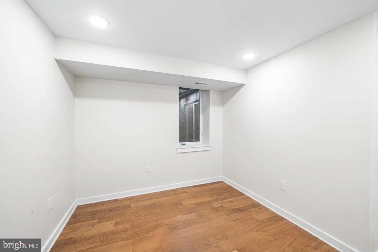 LUDLOW - Residential
