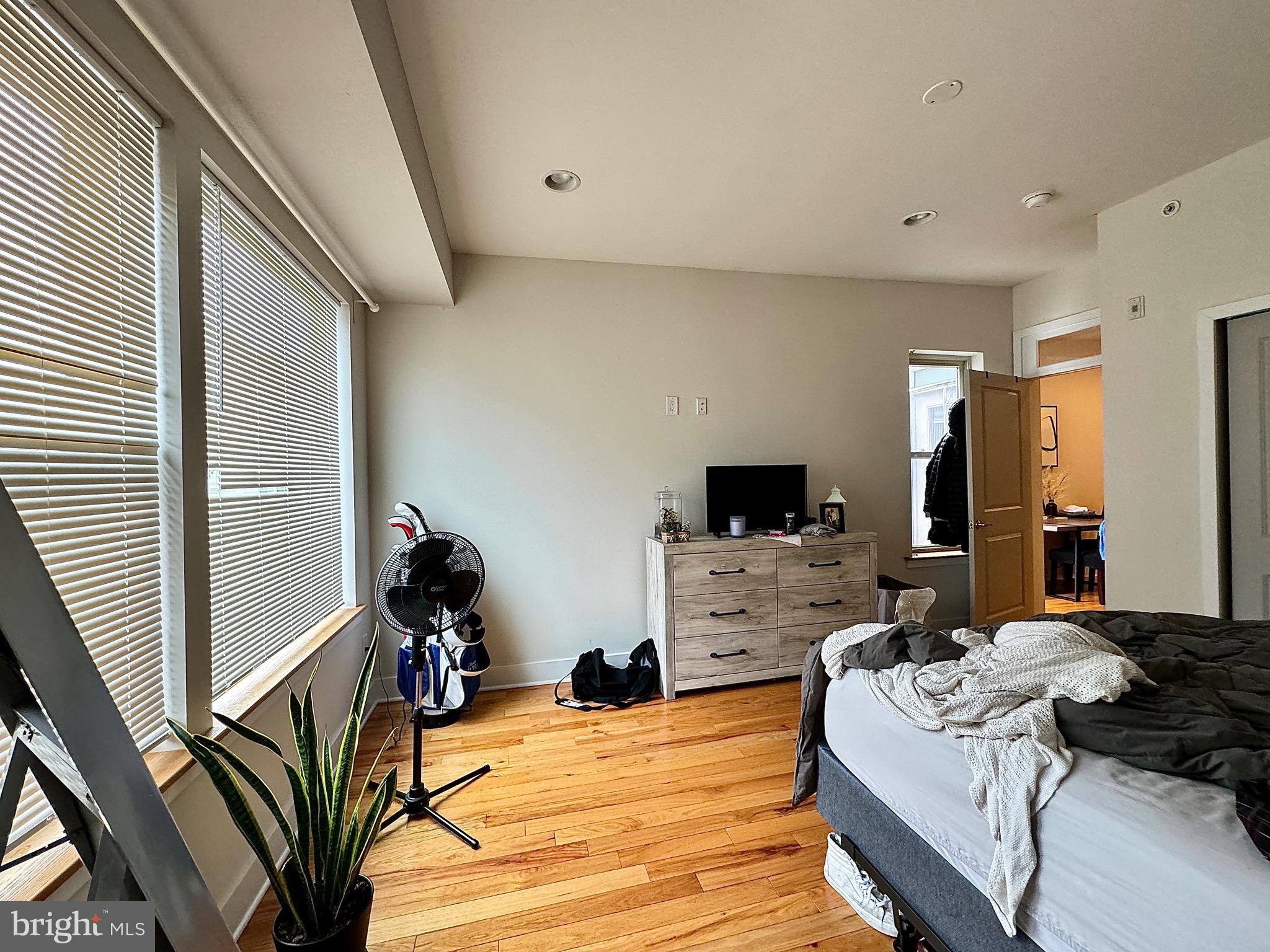 FAIRMOUNT - Residential Income