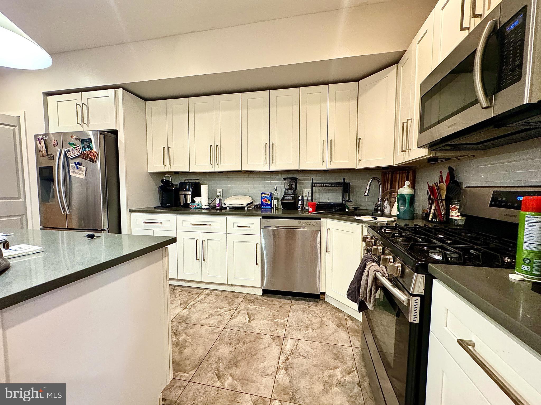 FAIRMOUNT - Residential Income