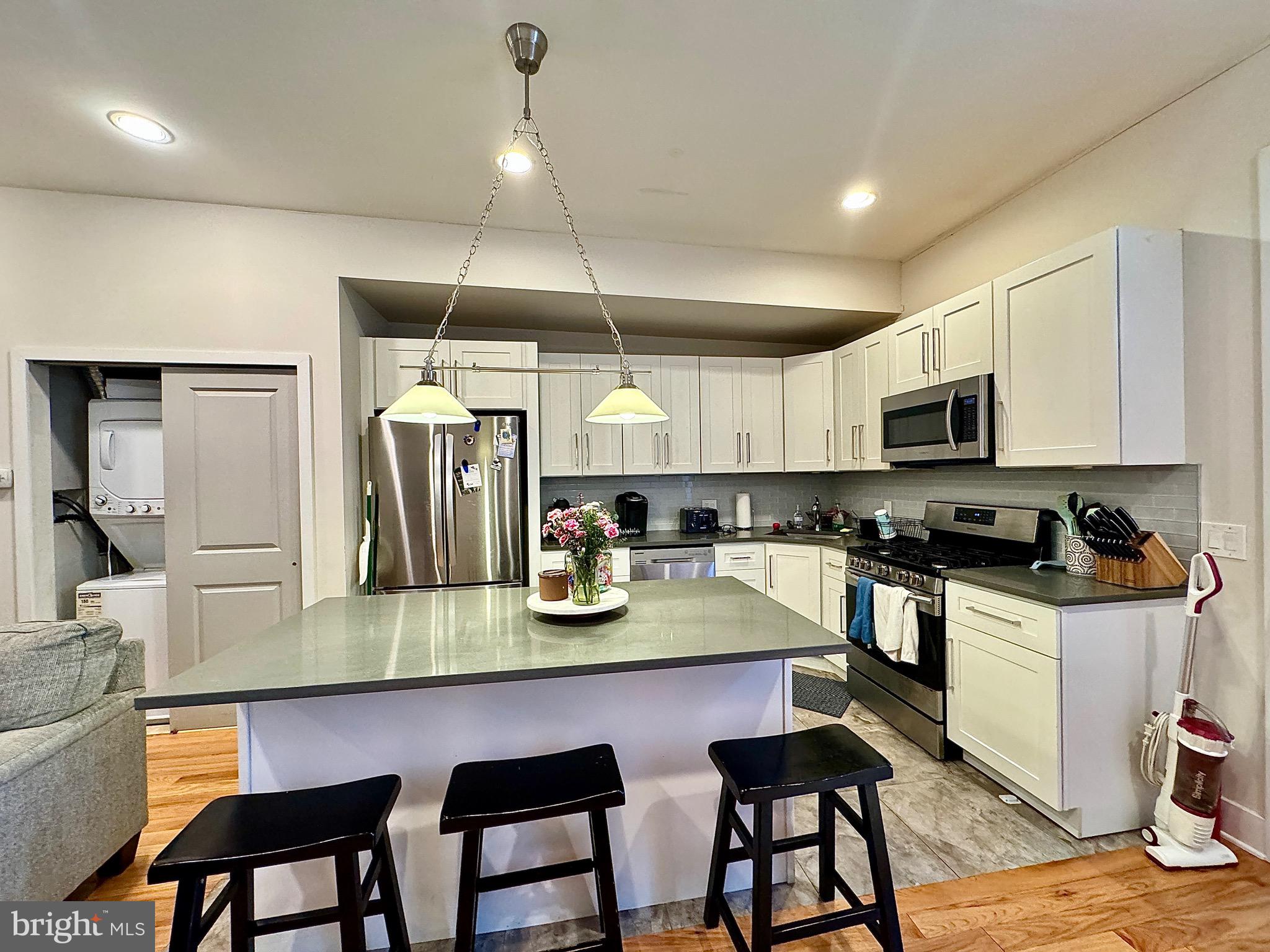 FAIRMOUNT - Residential Income