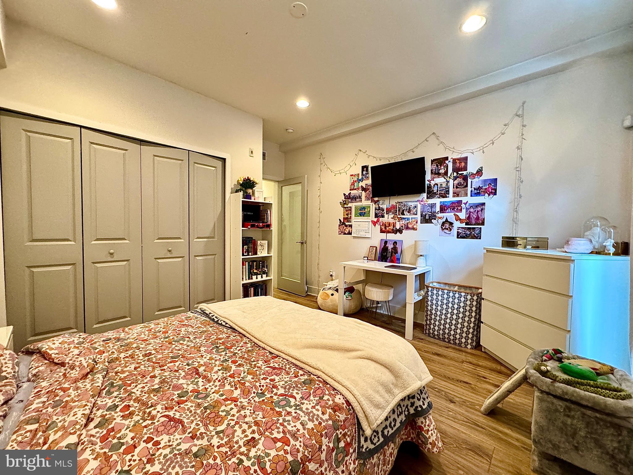 FAIRMOUNT - Residential Income