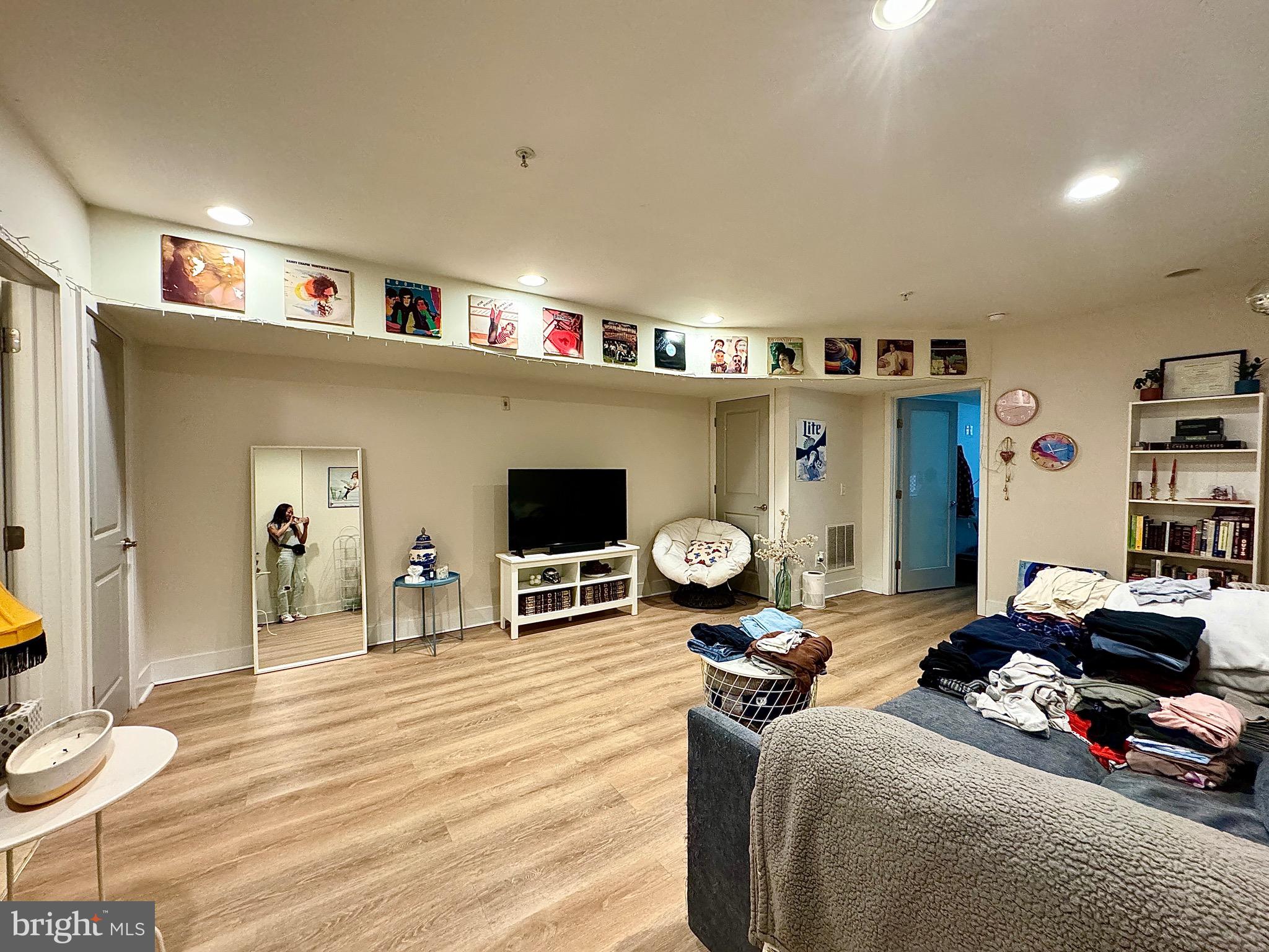 FAIRMOUNT - Residential Income
