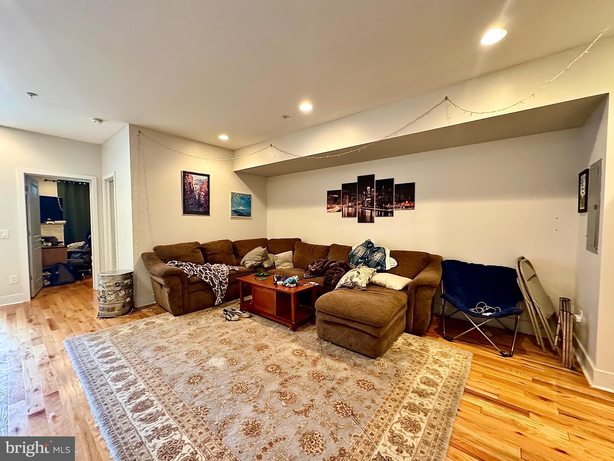 FAIRMOUNT - Residential Income