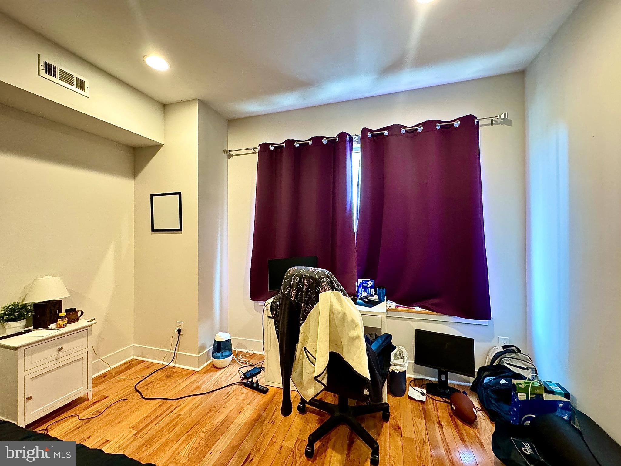 FAIRMOUNT - Residential Income
