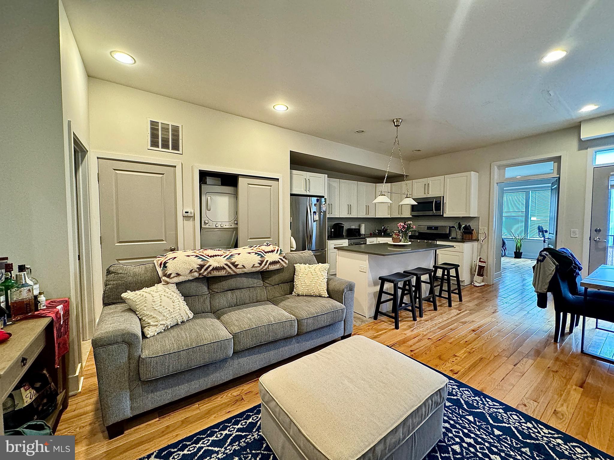 FAIRMOUNT - Residential Income