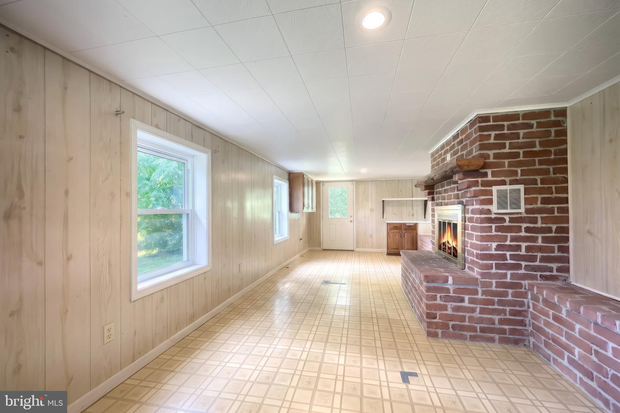NONE, RURAL - Residential