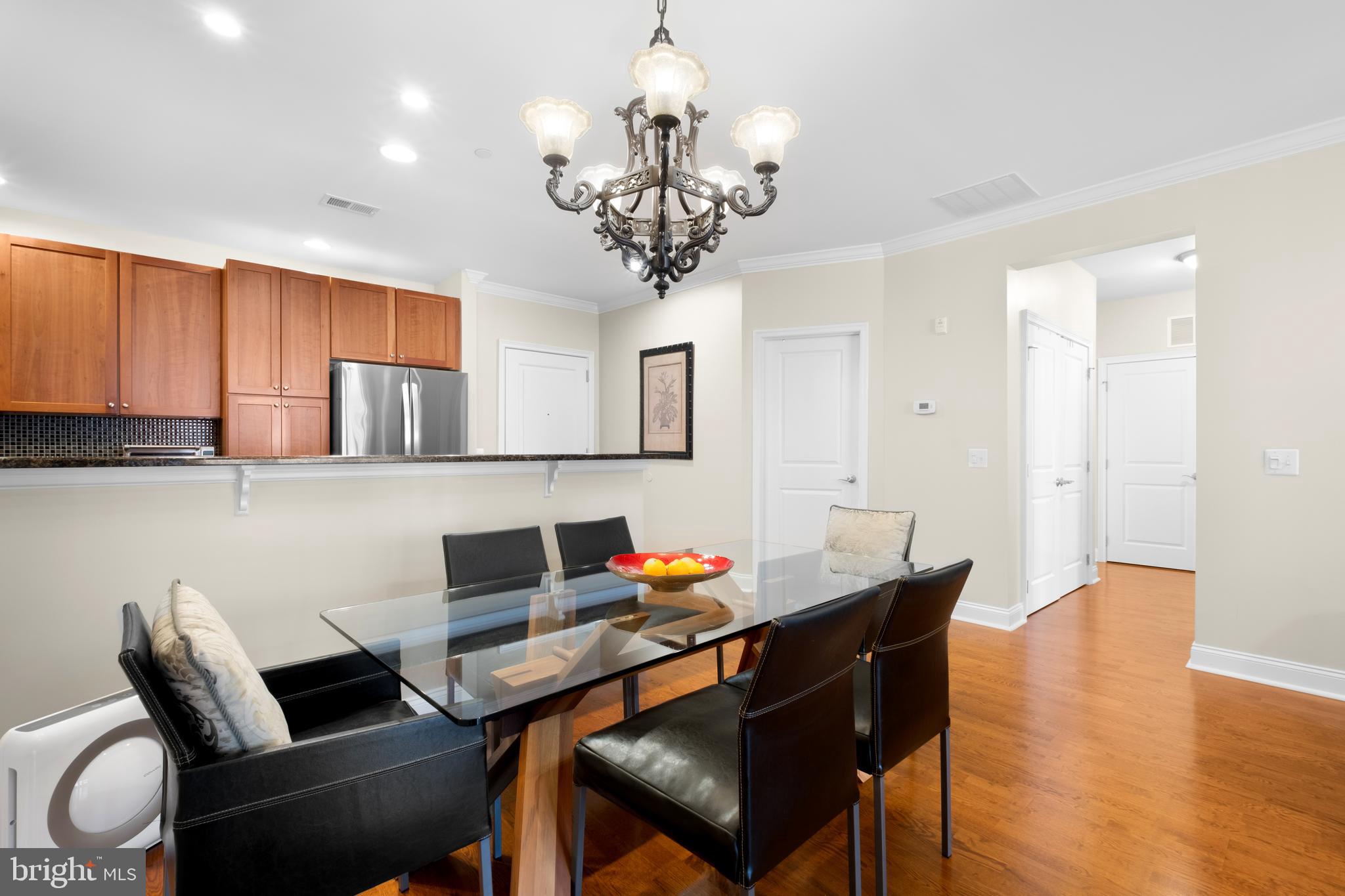 NAVAL SQUARE - Residential Lease
