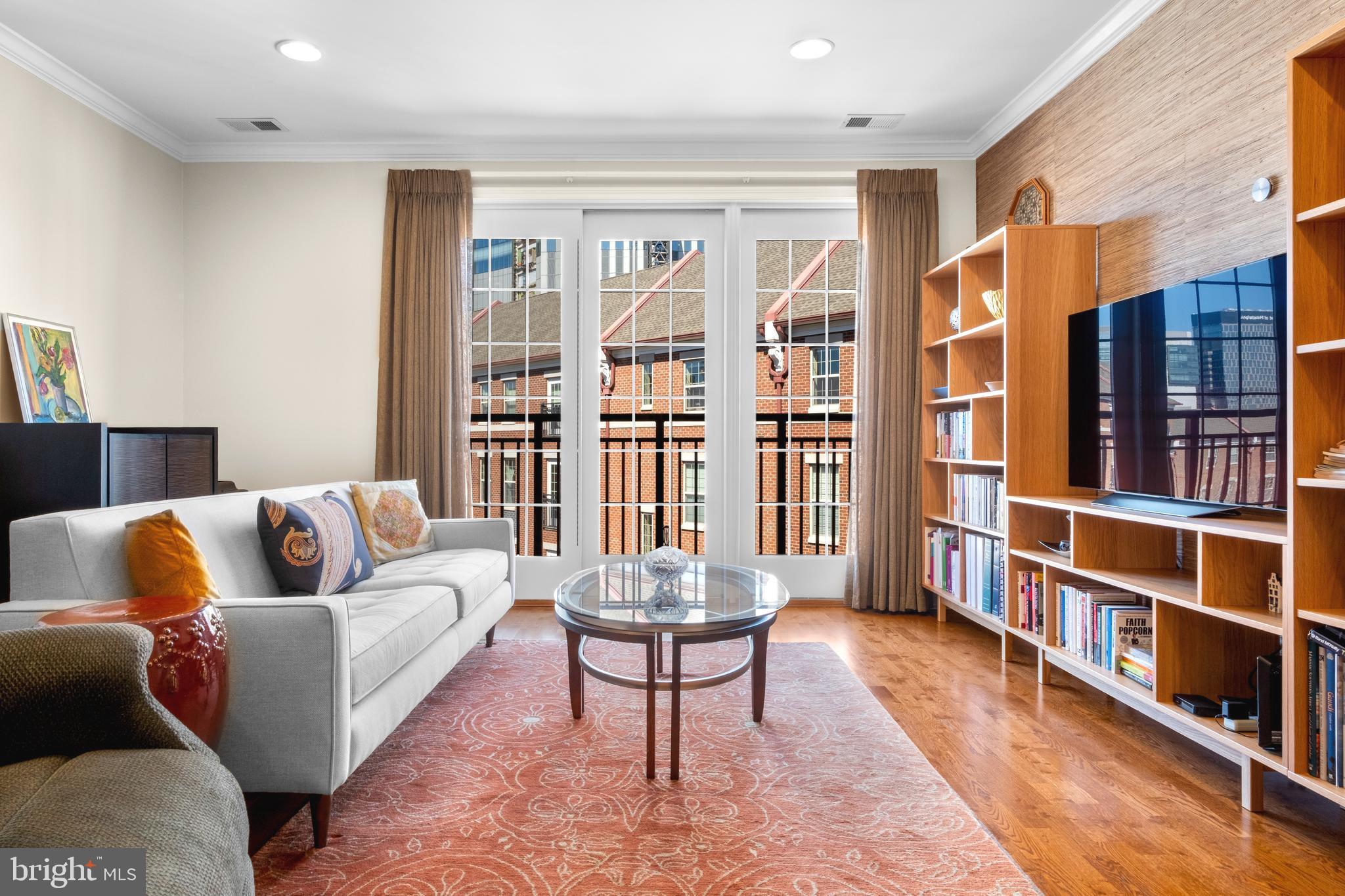 NAVAL SQUARE - Residential Lease