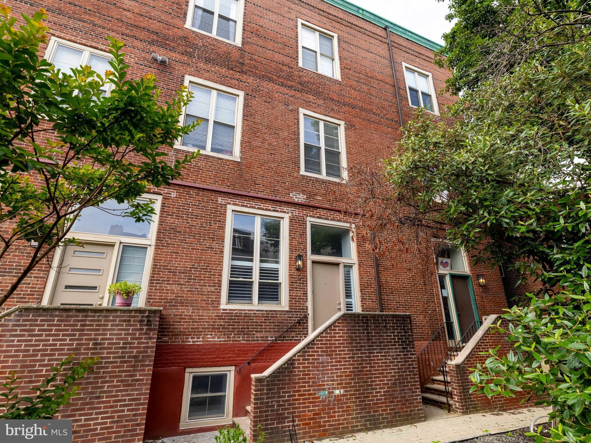 QUEEN VILLAGE - Residential