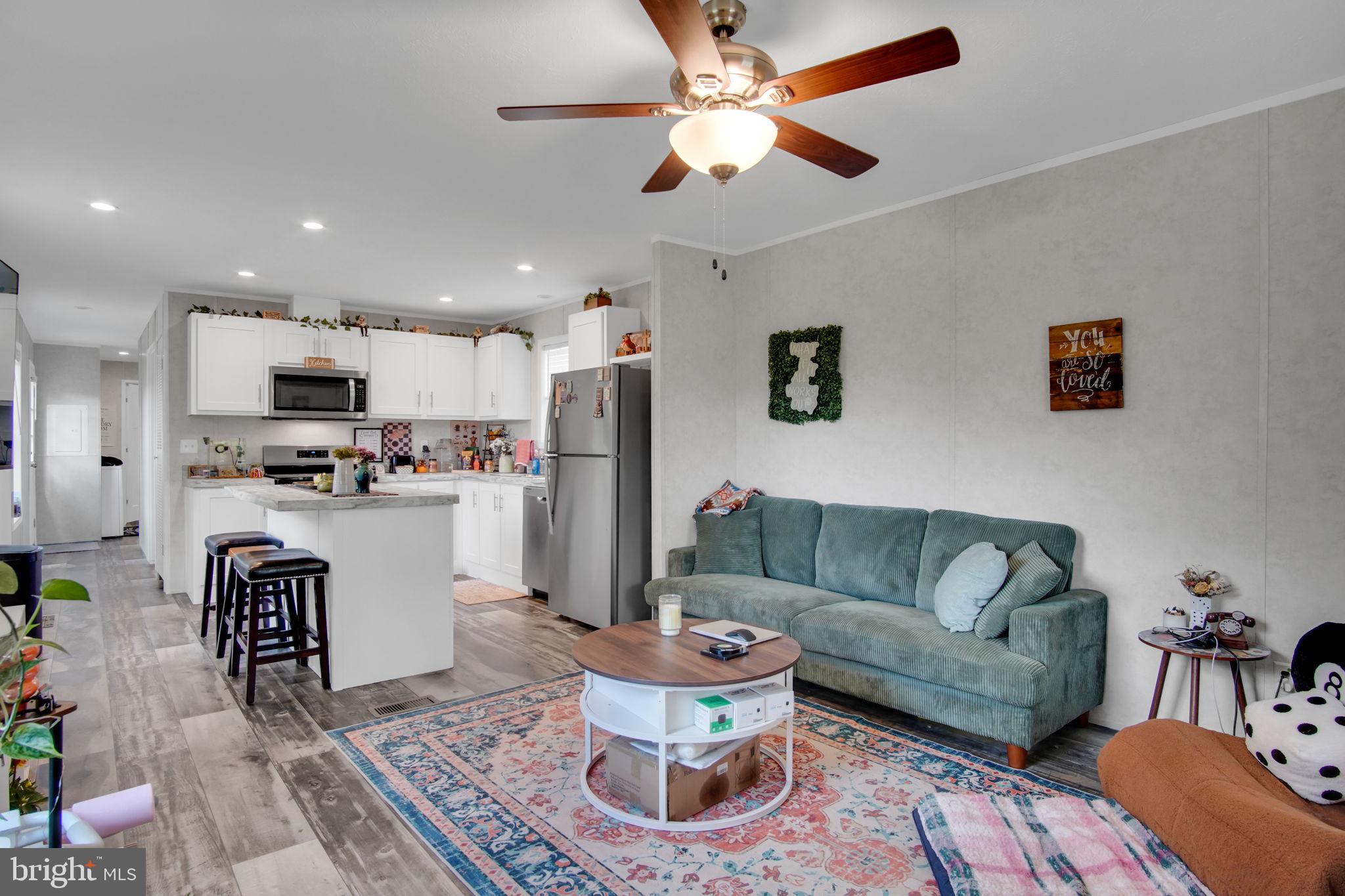 MOUNTAIN VIEW MHC - Residential