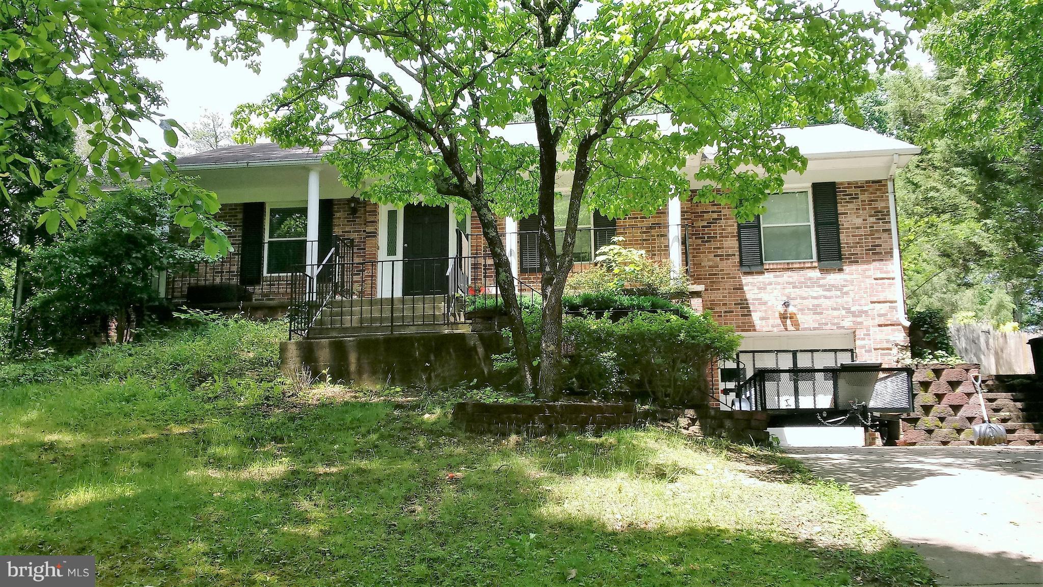 Beautiful 4 bed, 3 bath, home w/ finished basement w/ wetbar, 2 FP's, huge fenced backyard that's ideal for pets and a 1 car garage.Countless amenities in sought after Aquia Harbour! All newer kitchen appliances + newer microwave, washer and dryer!