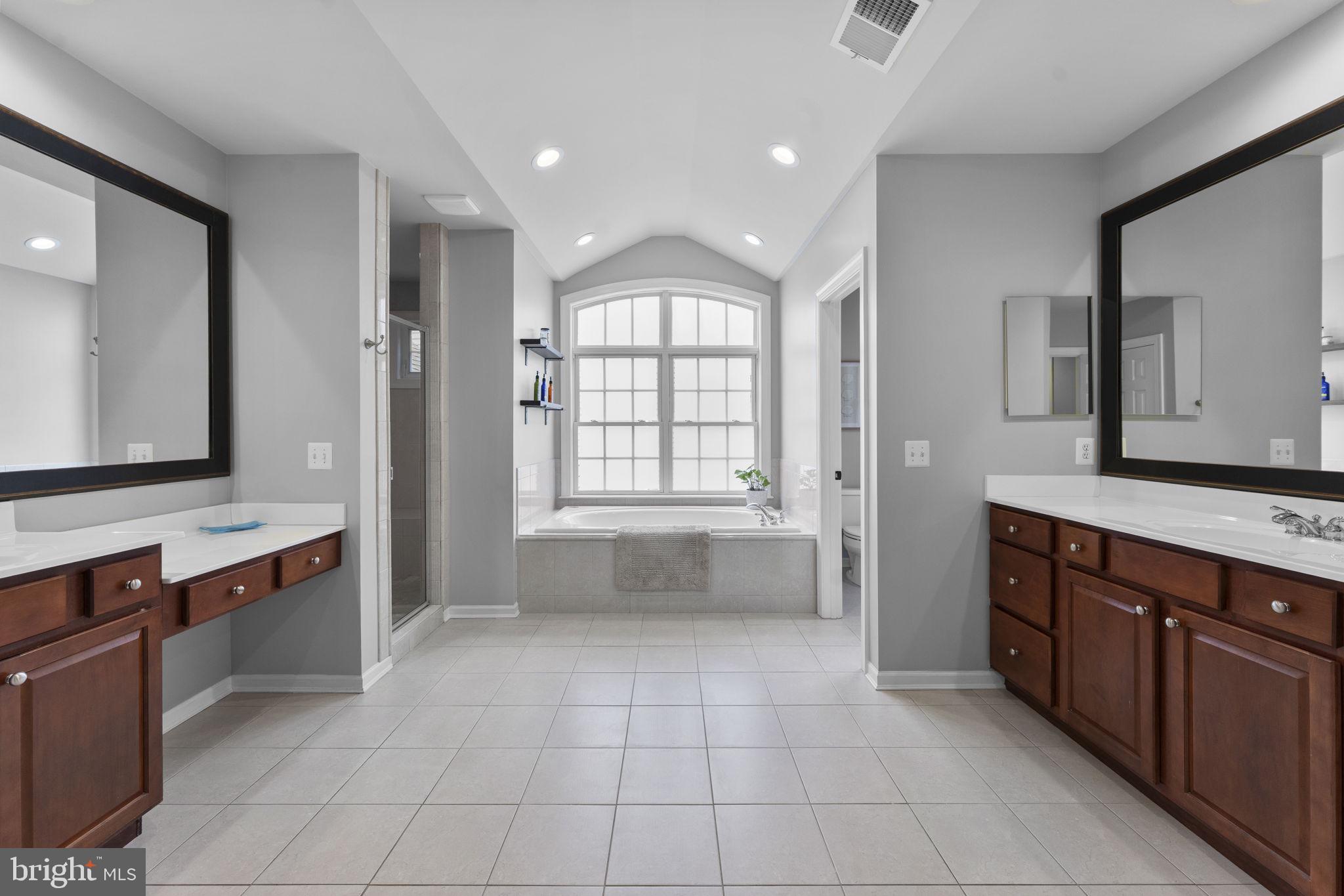 RIVER CREEK - Residential