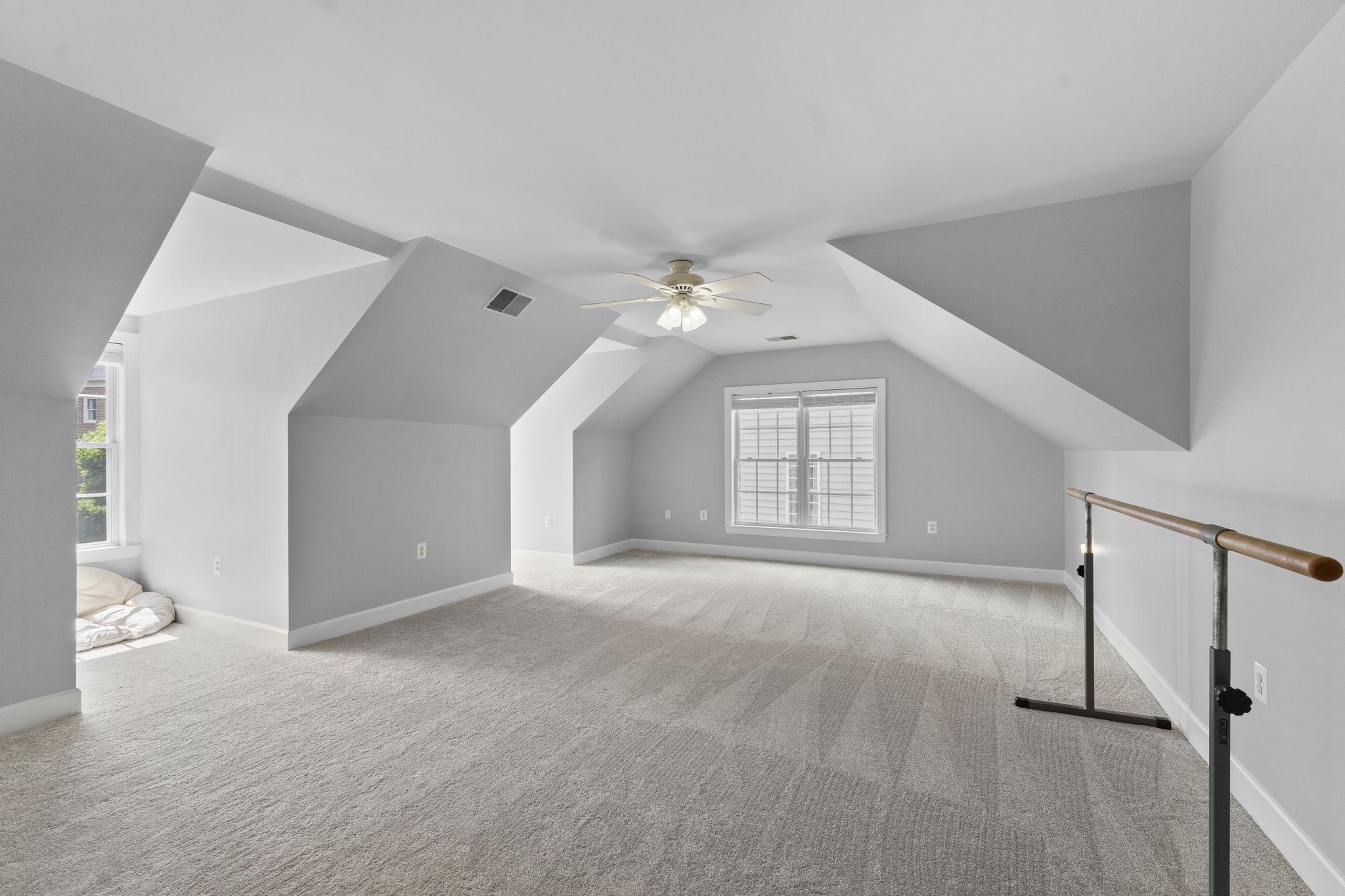 RIVER CREEK - Residential
