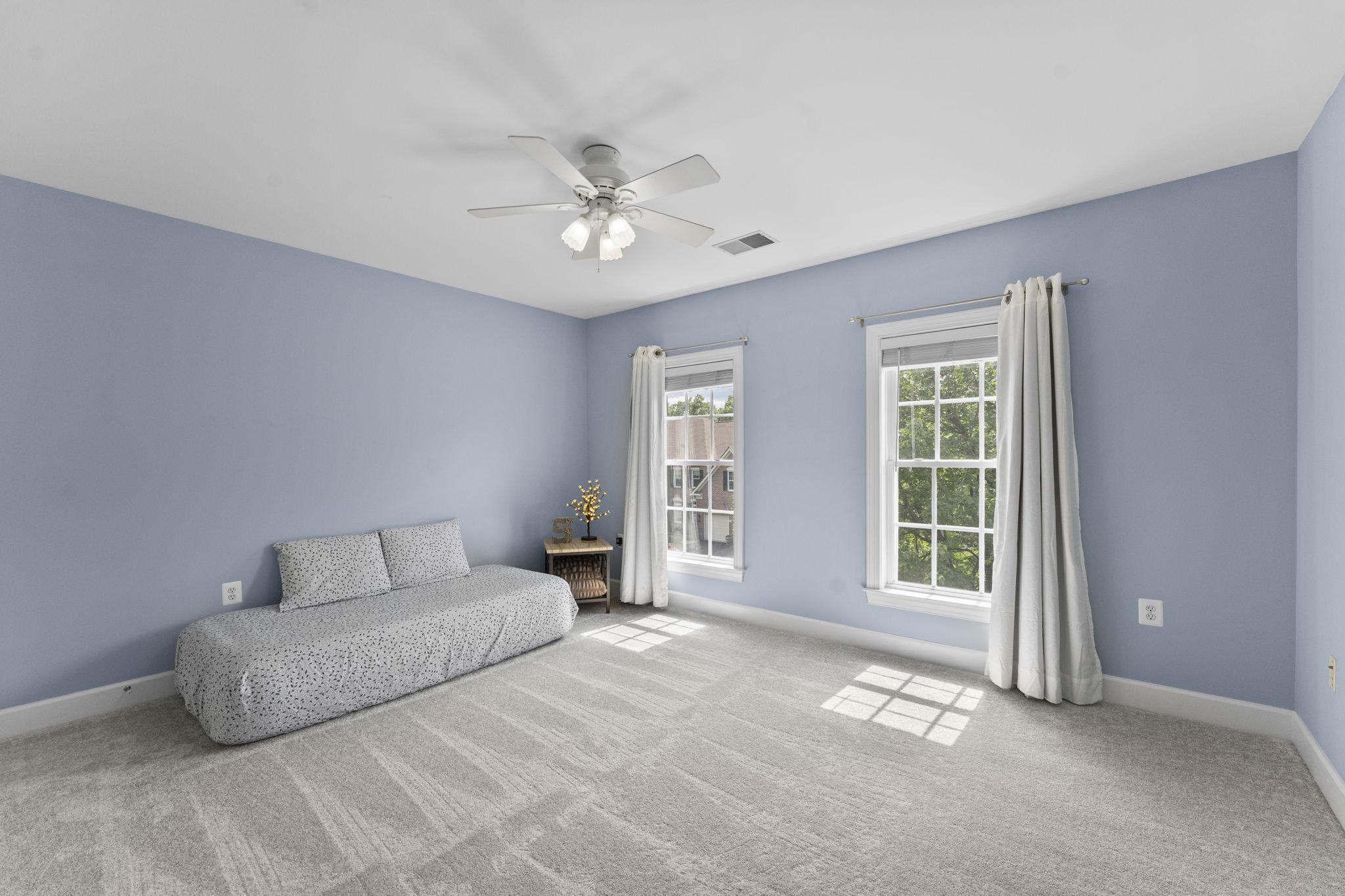 RIVER CREEK - Residential