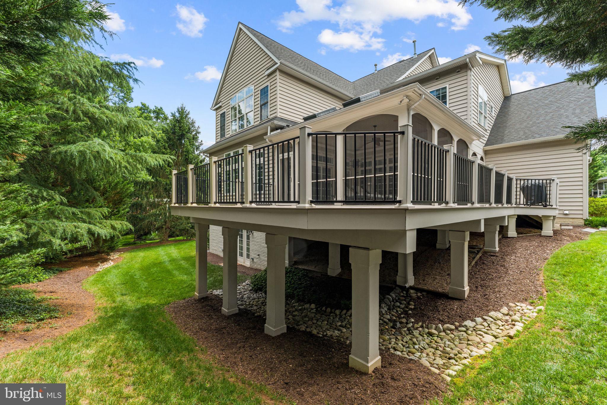 RIVER CREEK - Residential