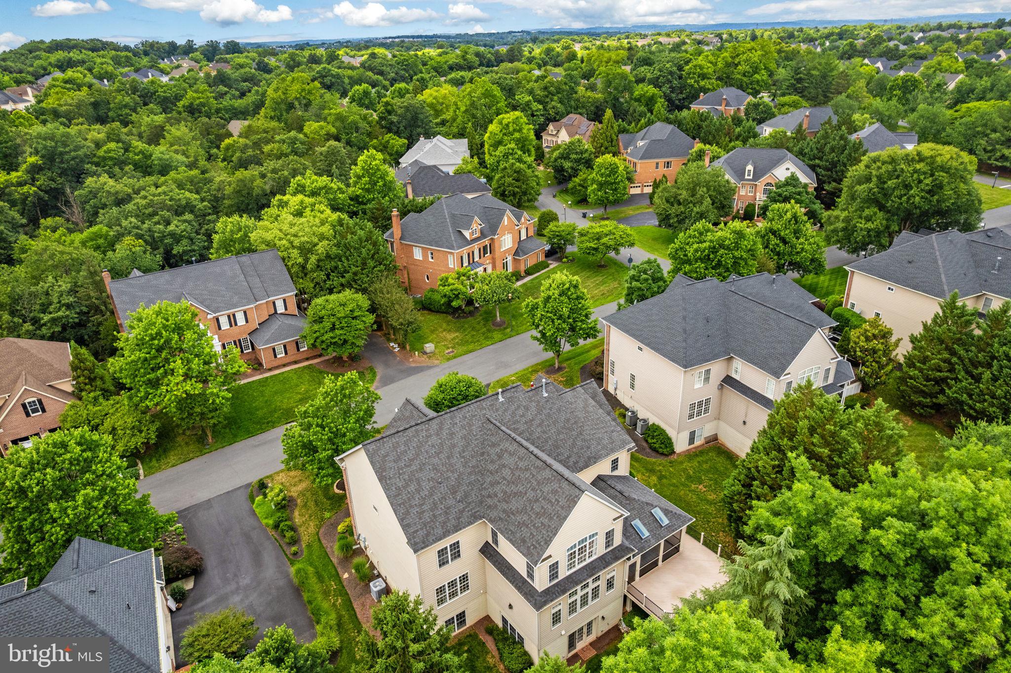 RIVER CREEK - Residential