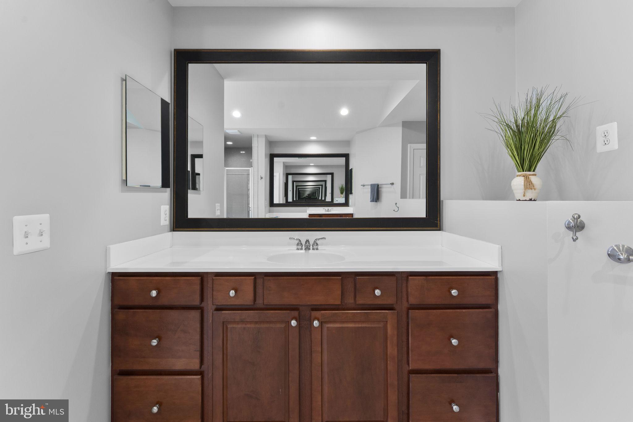 RIVER CREEK - Residential
