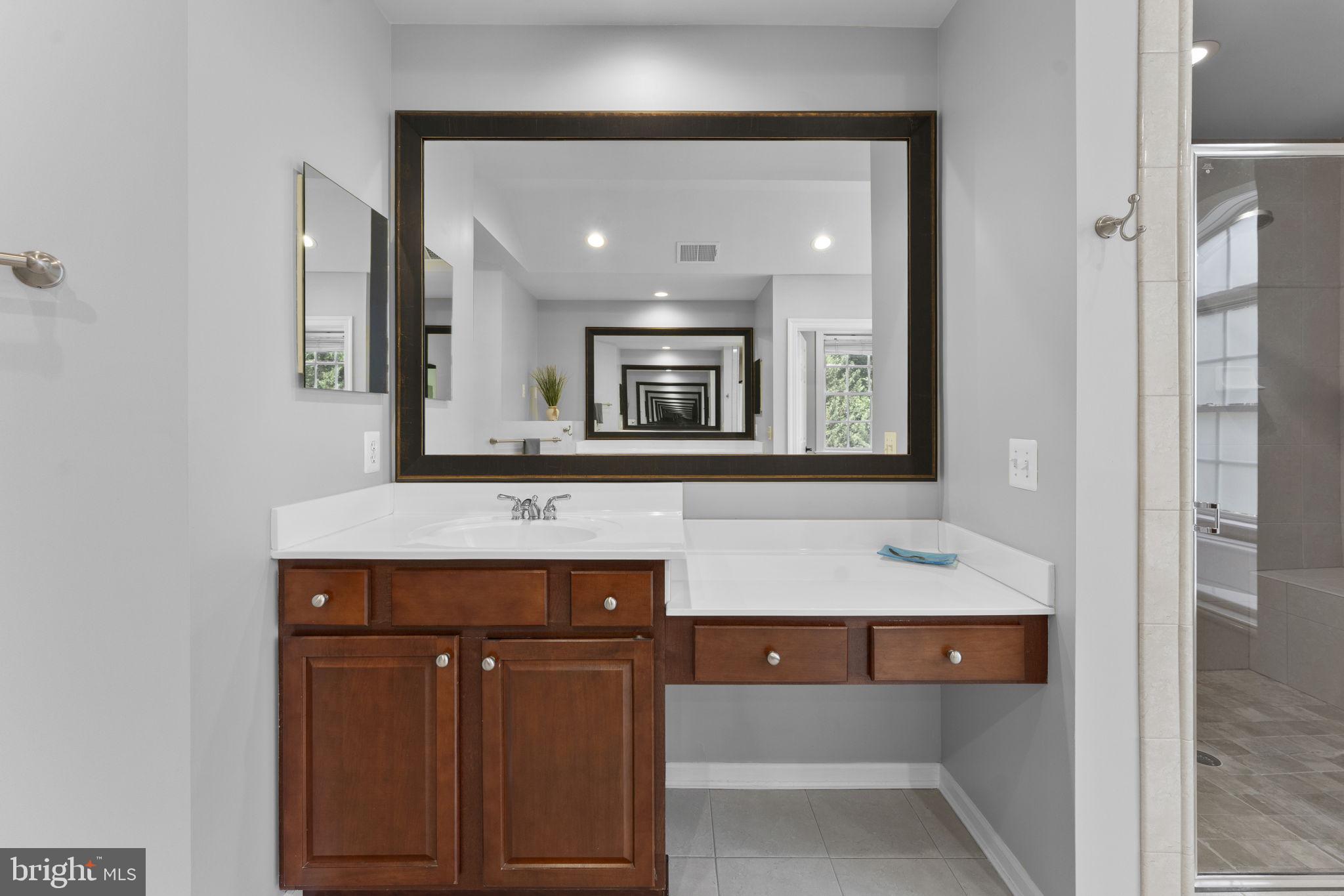 RIVER CREEK - Residential