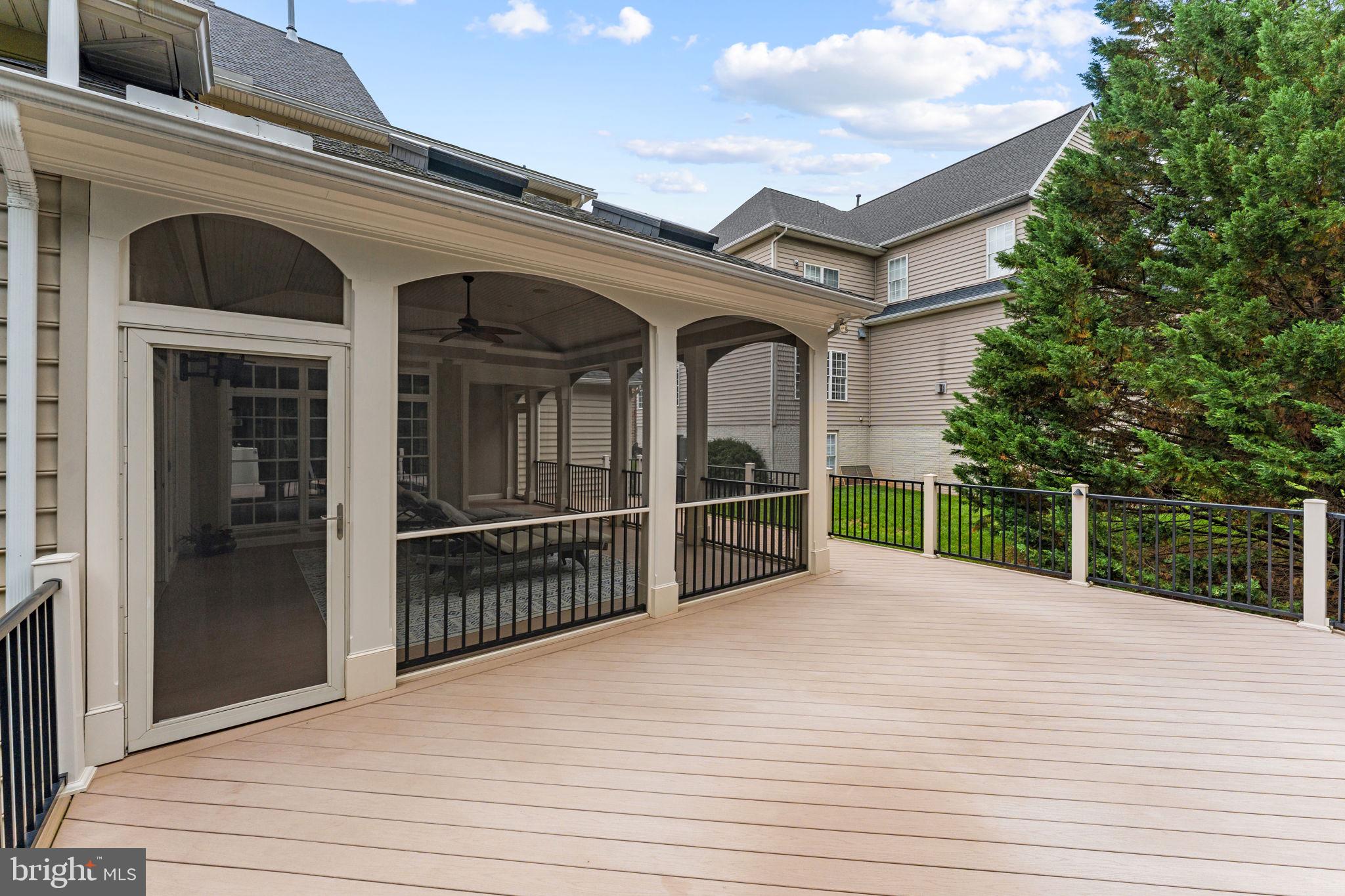 RIVER CREEK - Residential