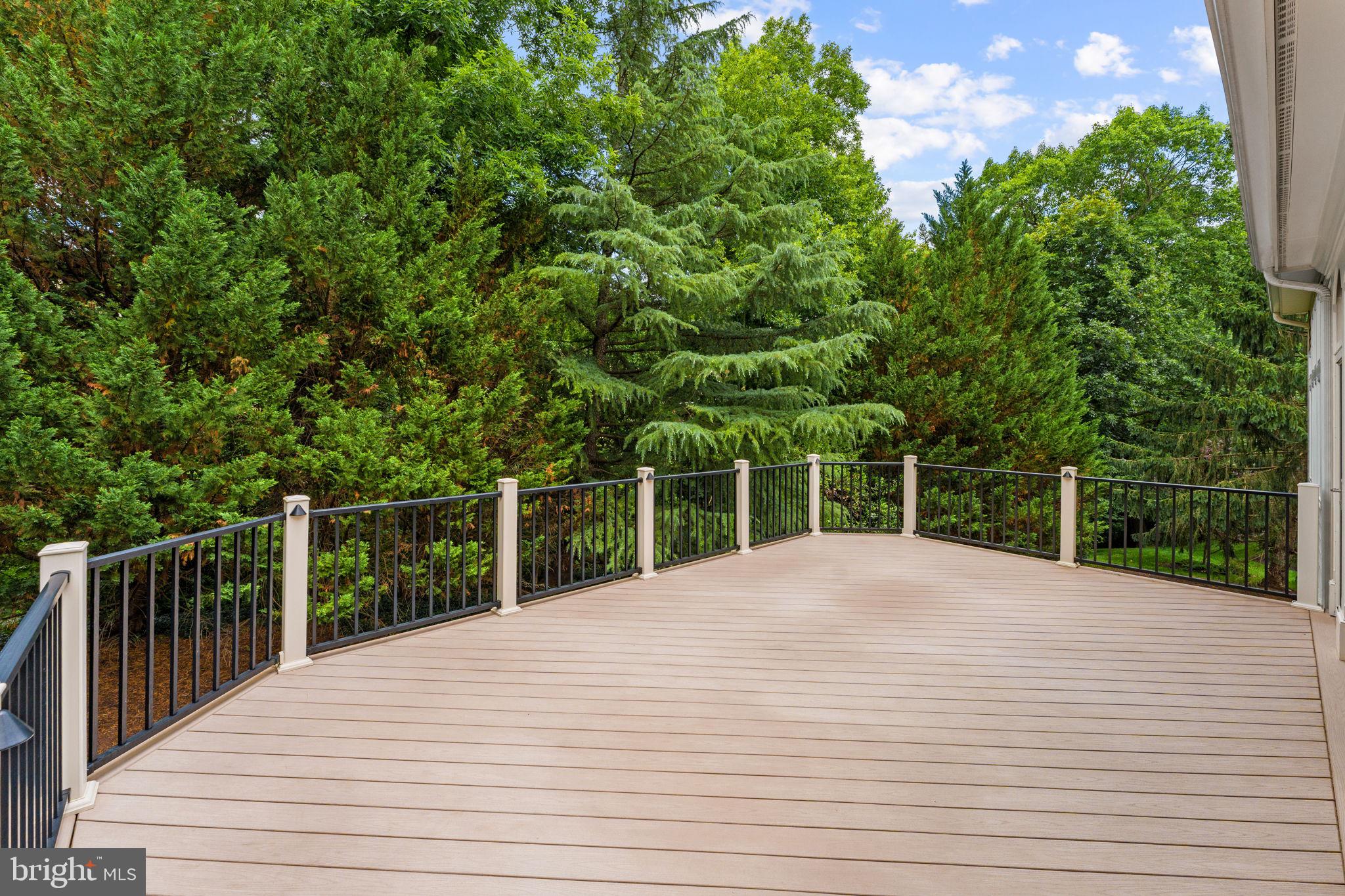 RIVER CREEK - Residential