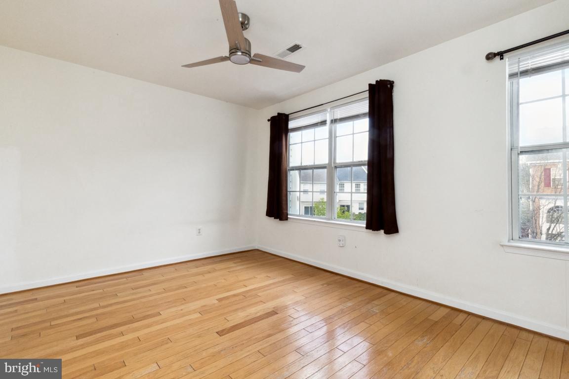 CHELSEA COURTS - Residential Lease