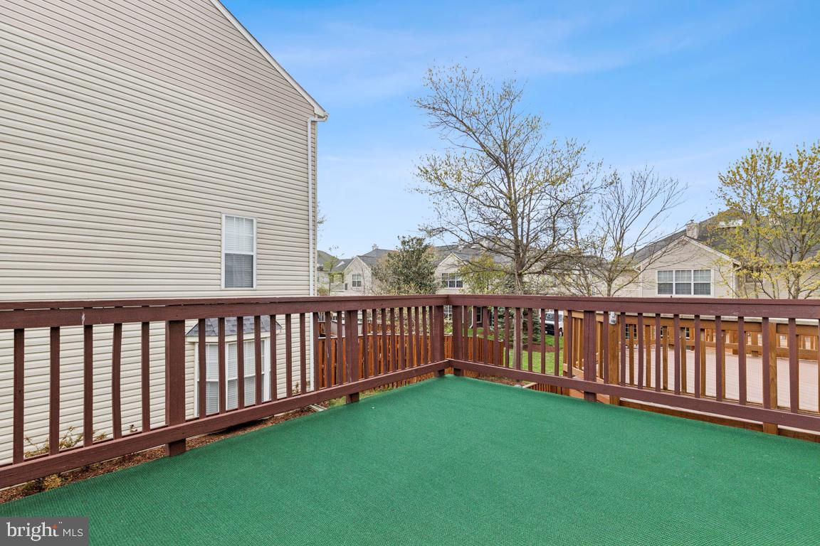 CHELSEA COURTS - Residential Lease