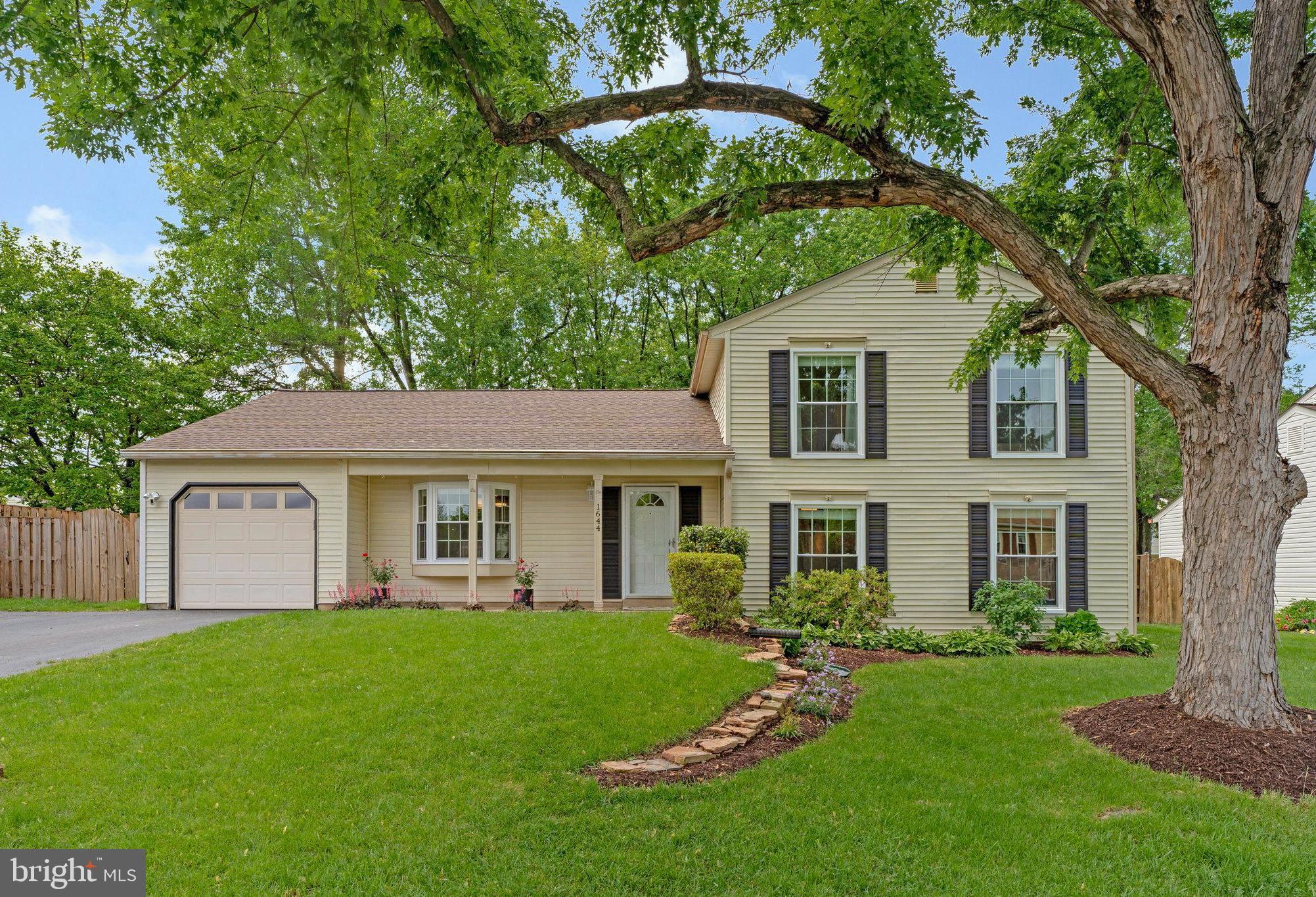 KINGSTON CHASE - Residential