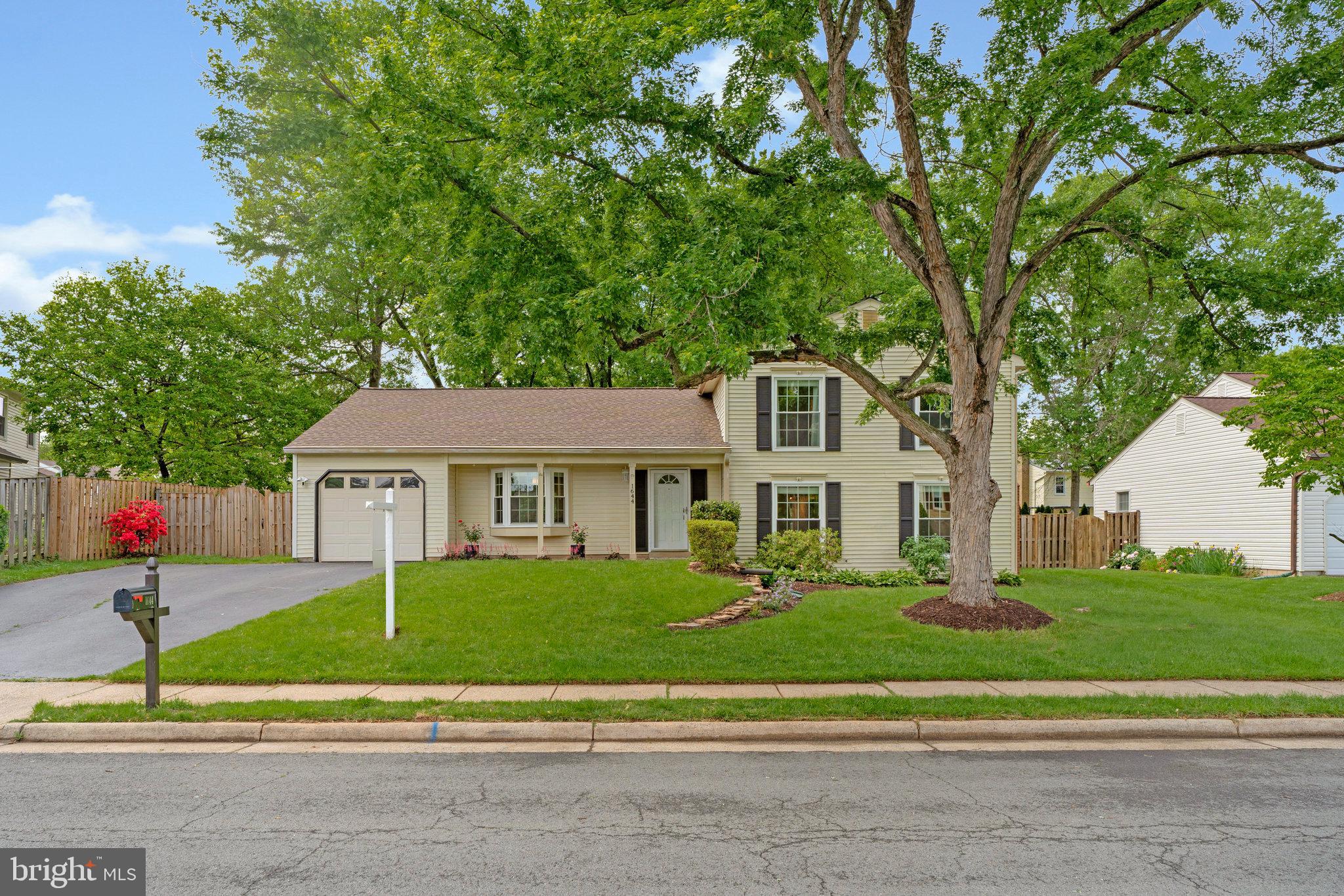 KINGSTON CHASE - Residential