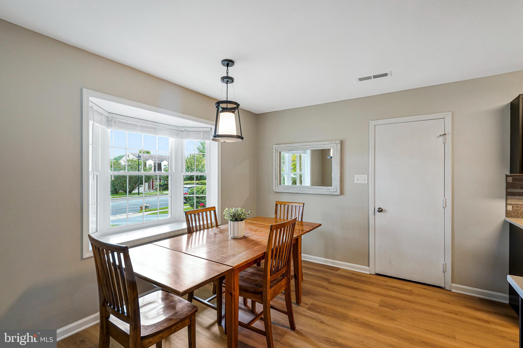 KINGSTON CHASE - Residential