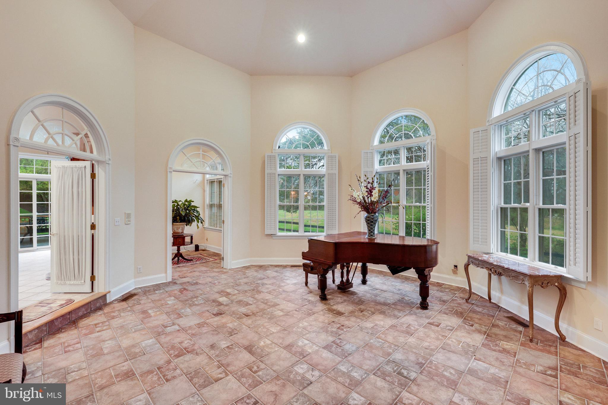 SHADETREE ESTATES - Residential