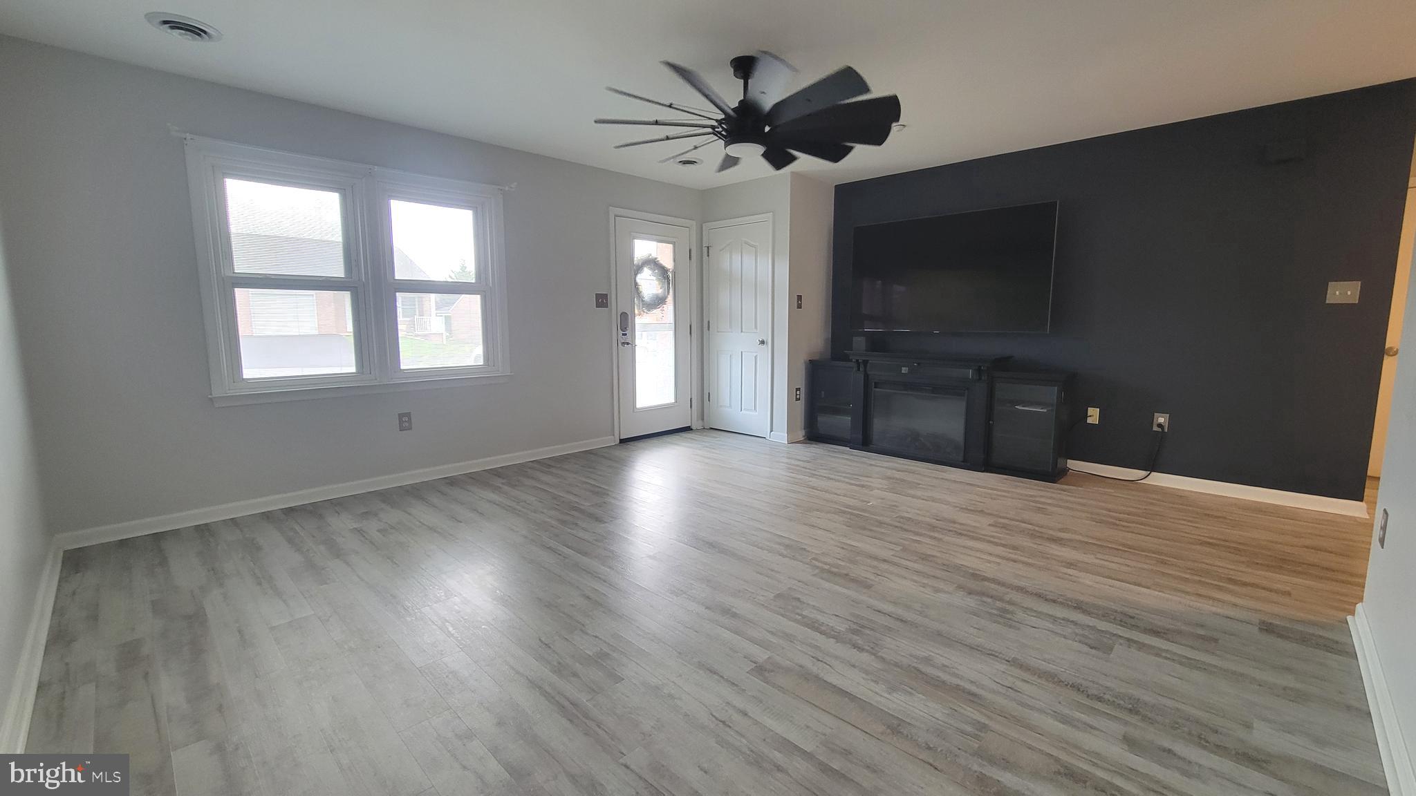 SOUTH POINTE - Residential