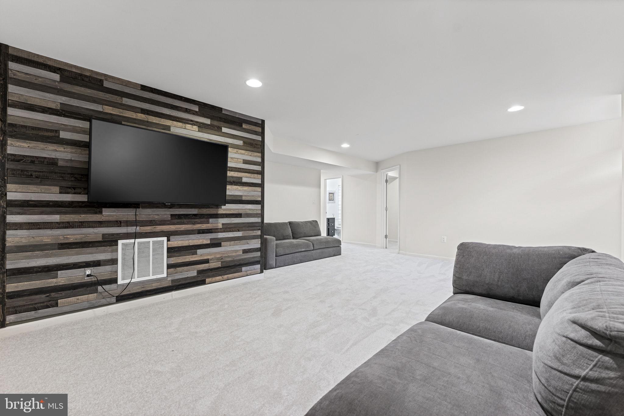 MEADOW VIEW - Residential