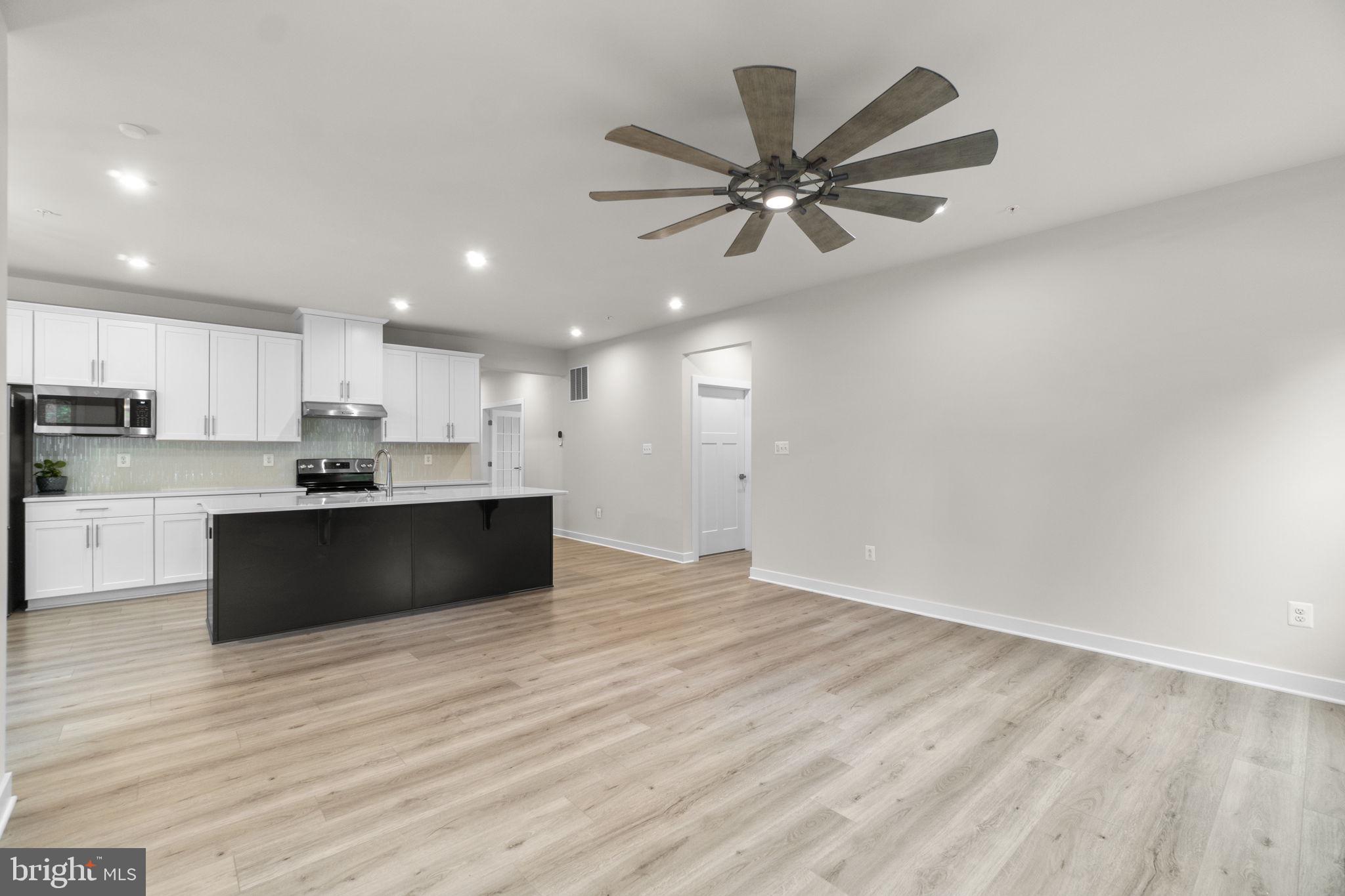 LAKE LINGANORE - Residential