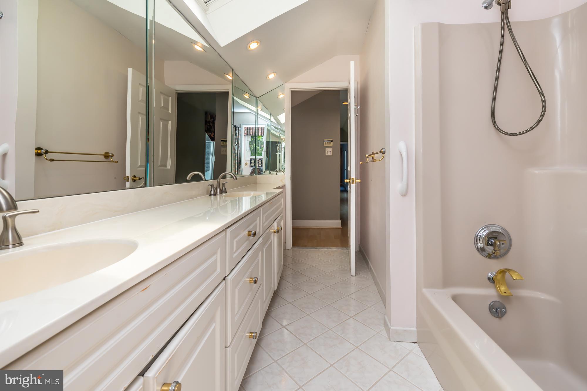 WYNMERE HUNT - Residential
